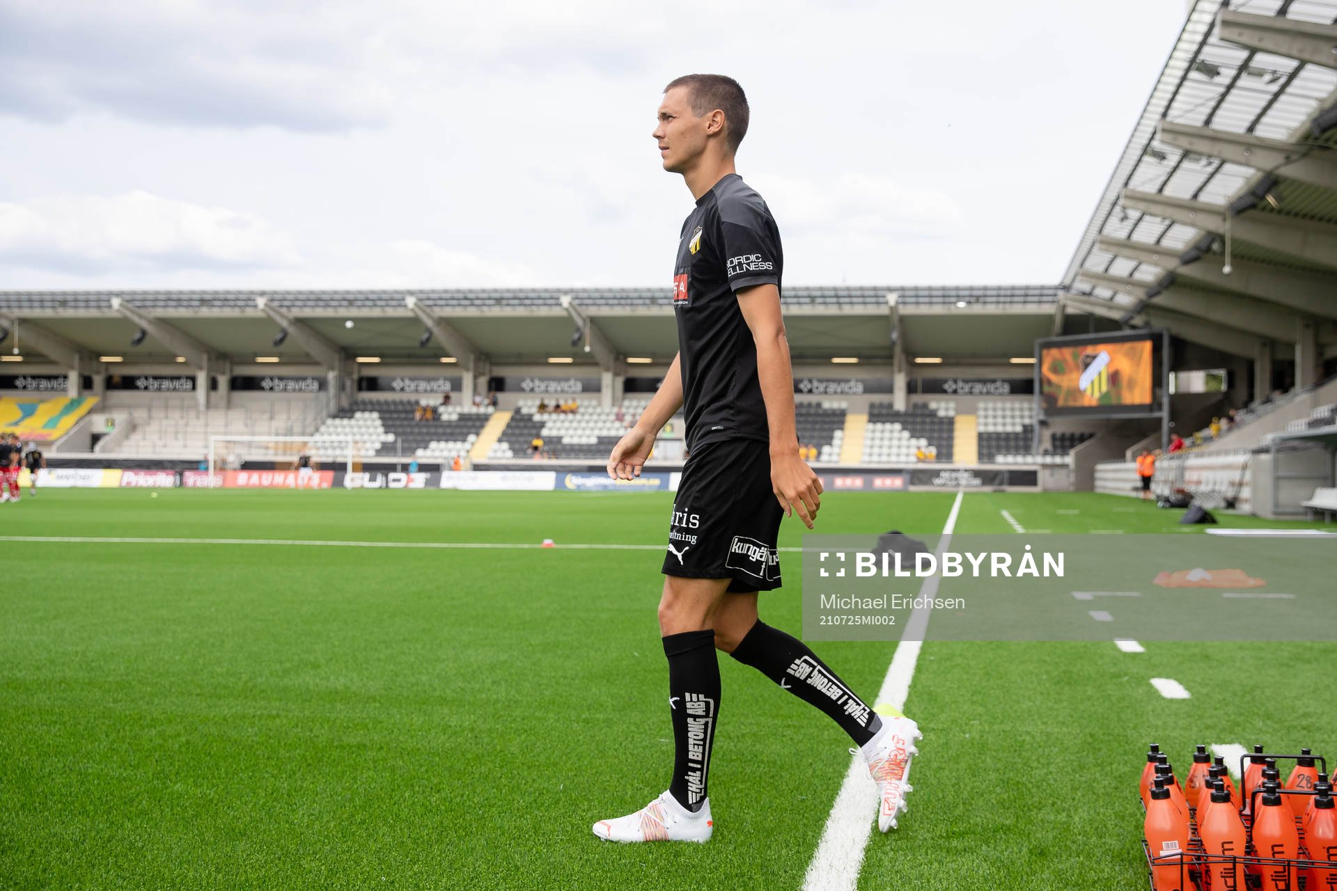Häckens Tobias Carlsson innan fotbollsmatchen i