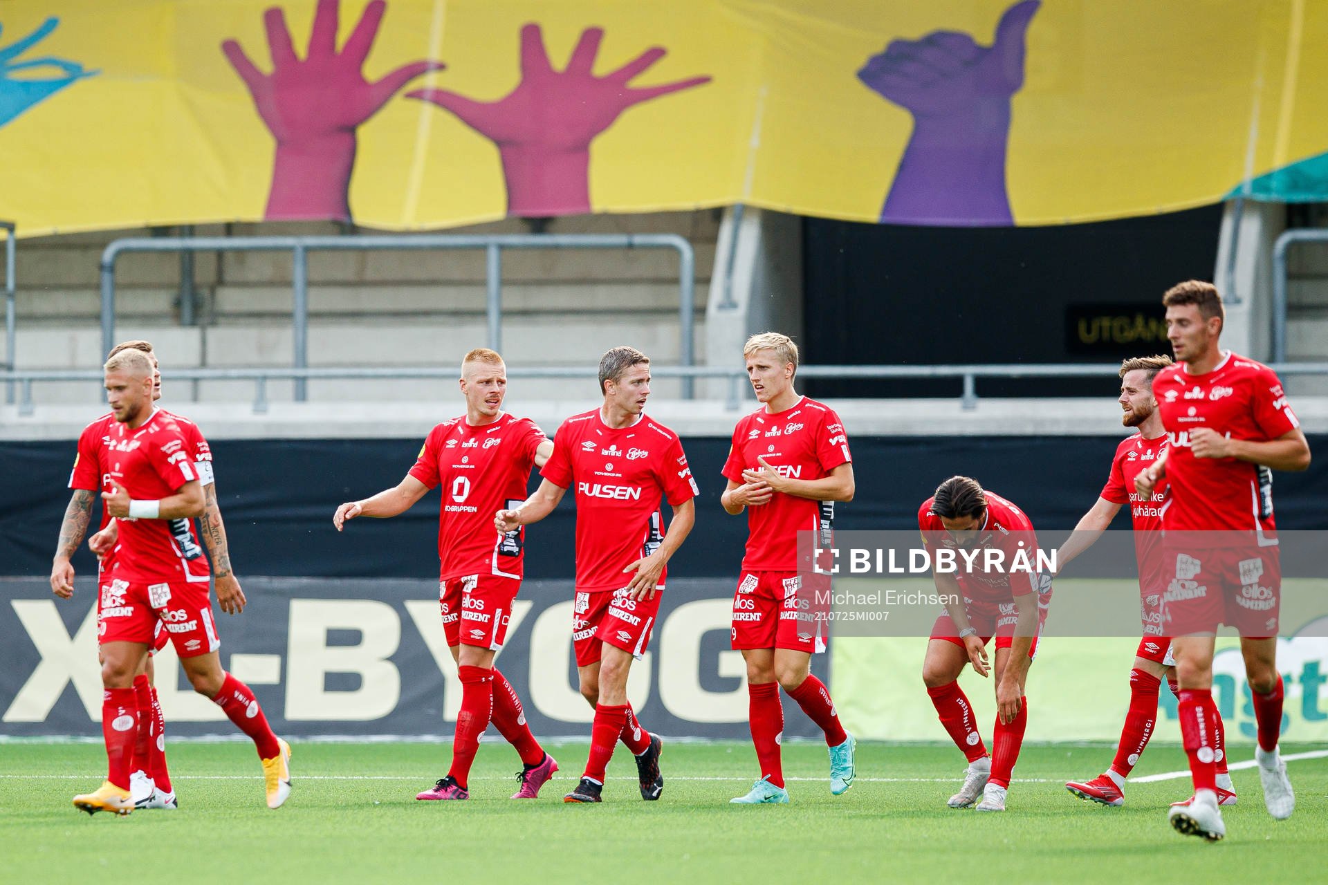 Elfsborgs spelare jublar med Per Frick