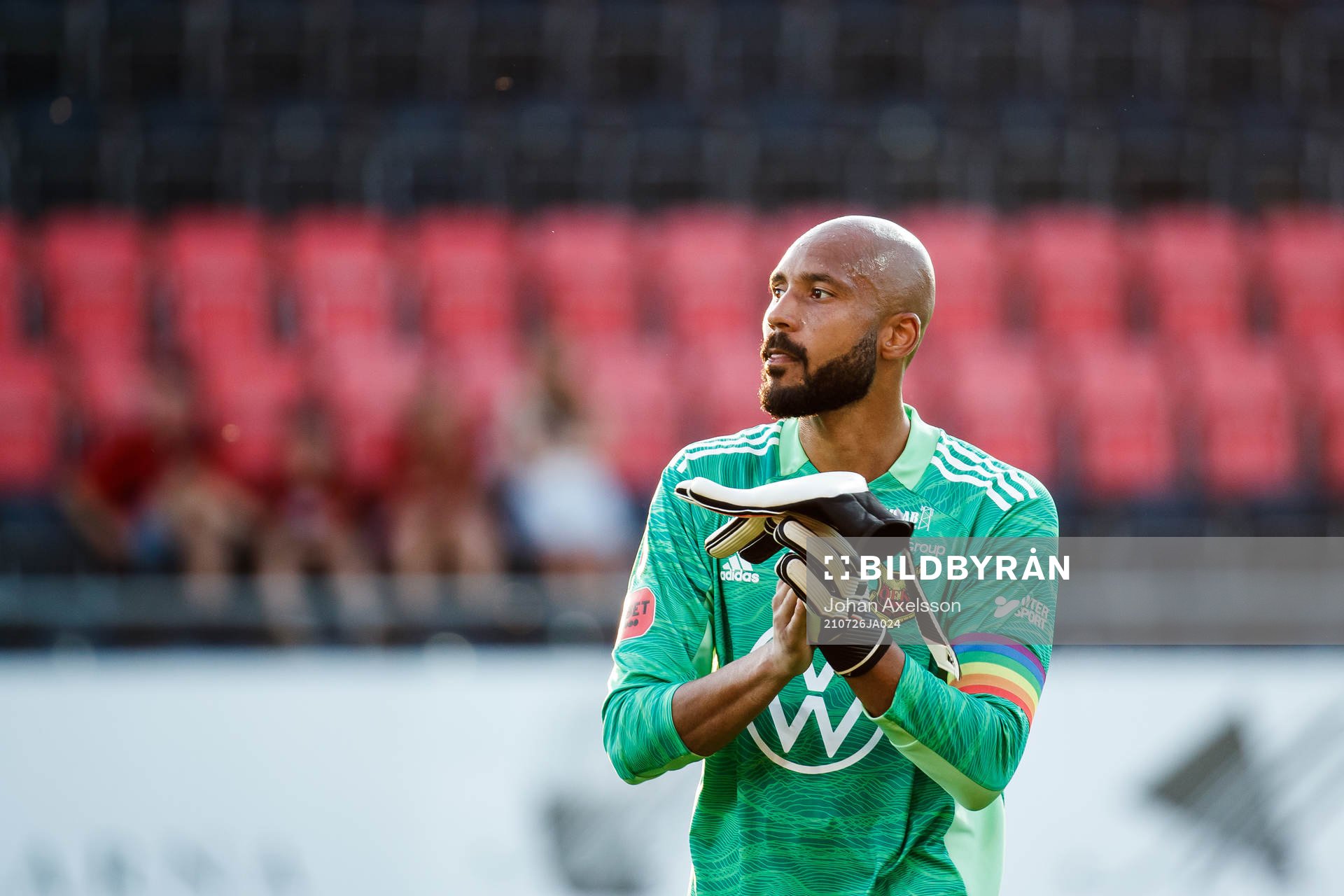 Östersunds målvakt Aly Keita deppar