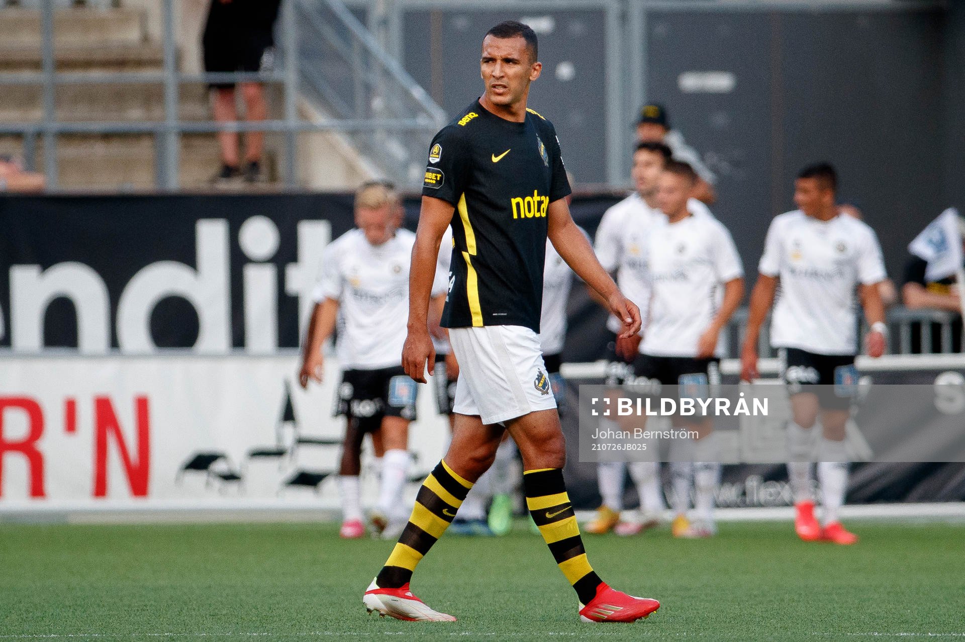 s Nabil Bahoui deppar vid 1-0