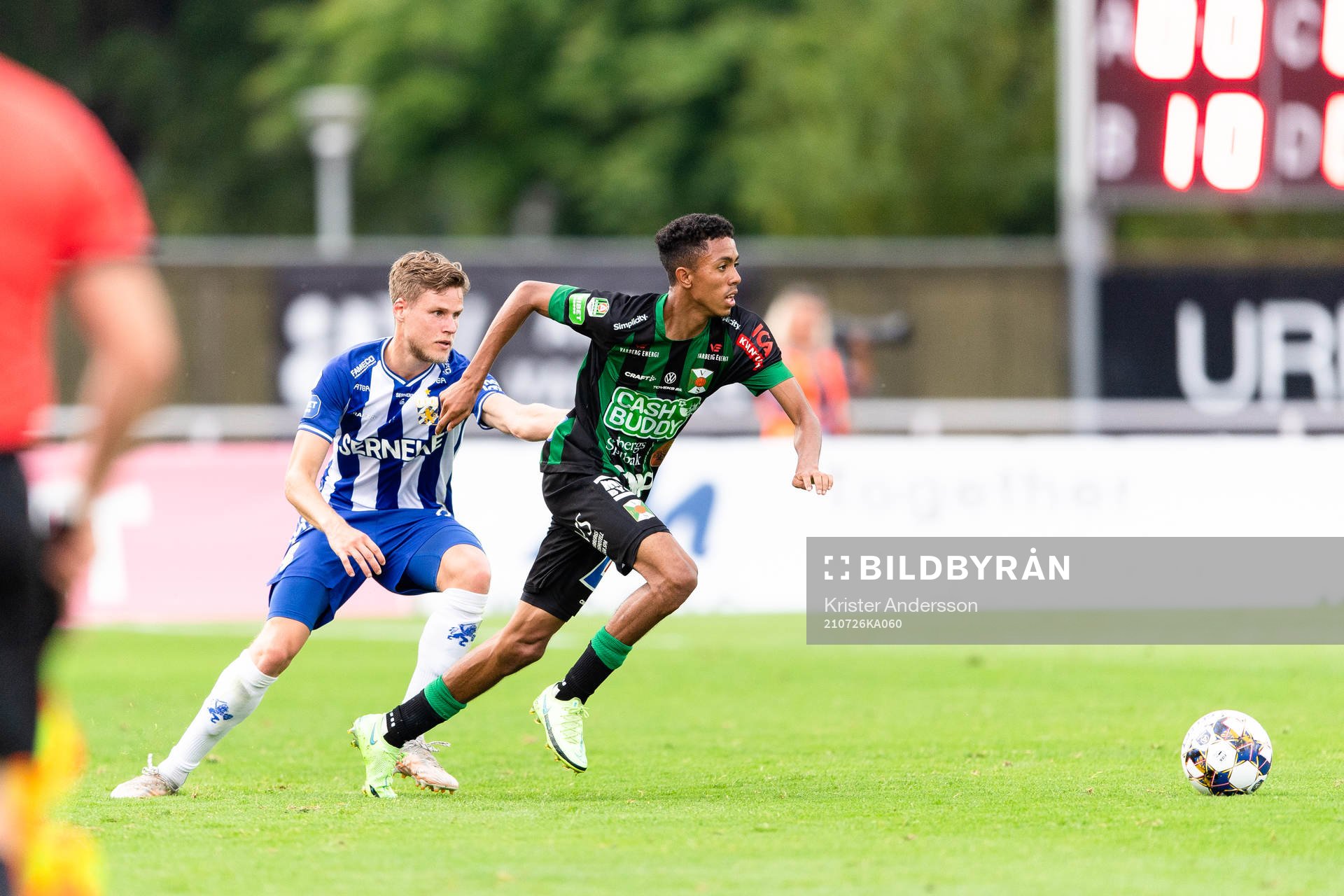 IFK Göteborgs Gustaf Norlin och Varbergs Tashreeq Matthews