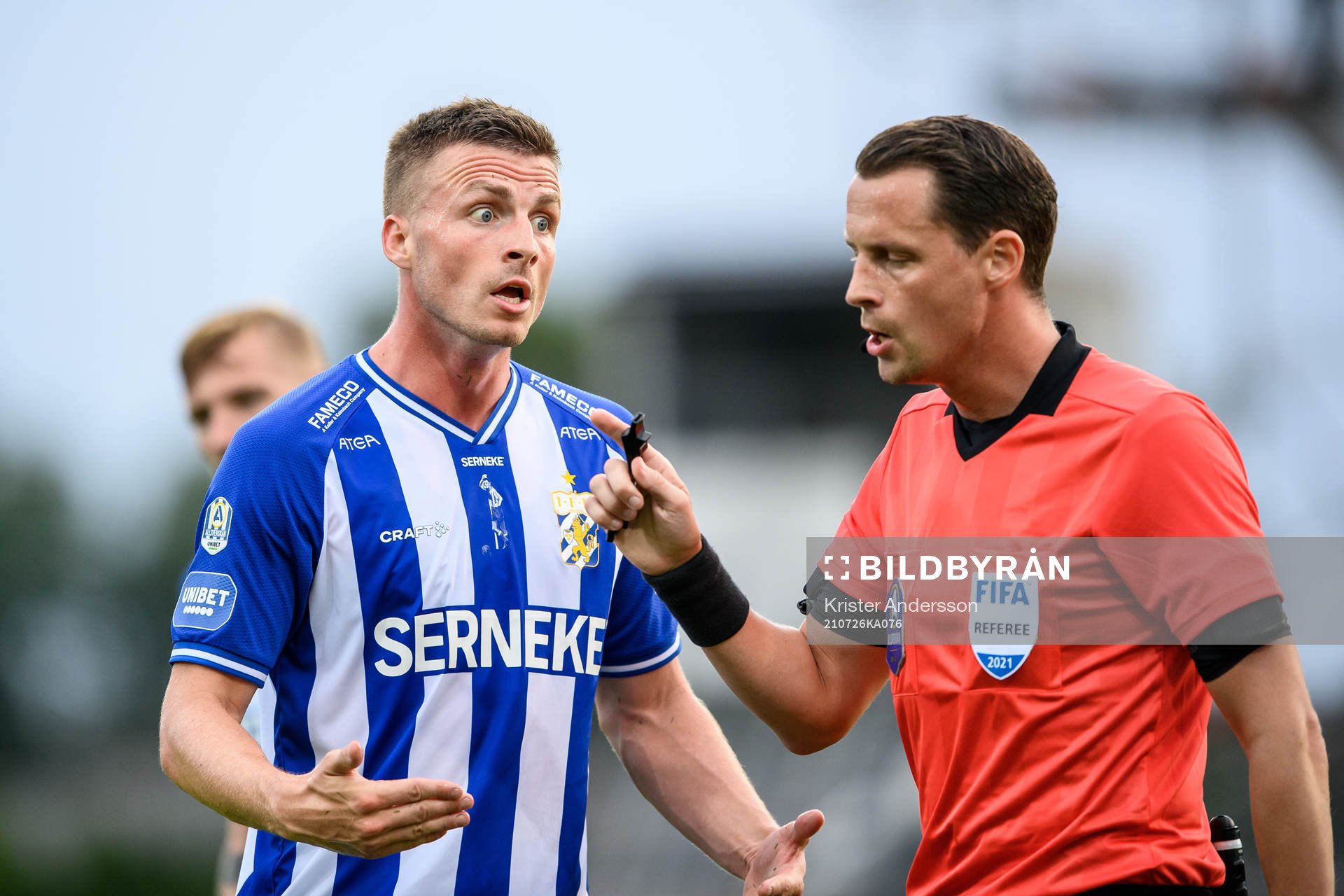 IFK Göteborgs Calle Johansson reagerar mot domare Andreas