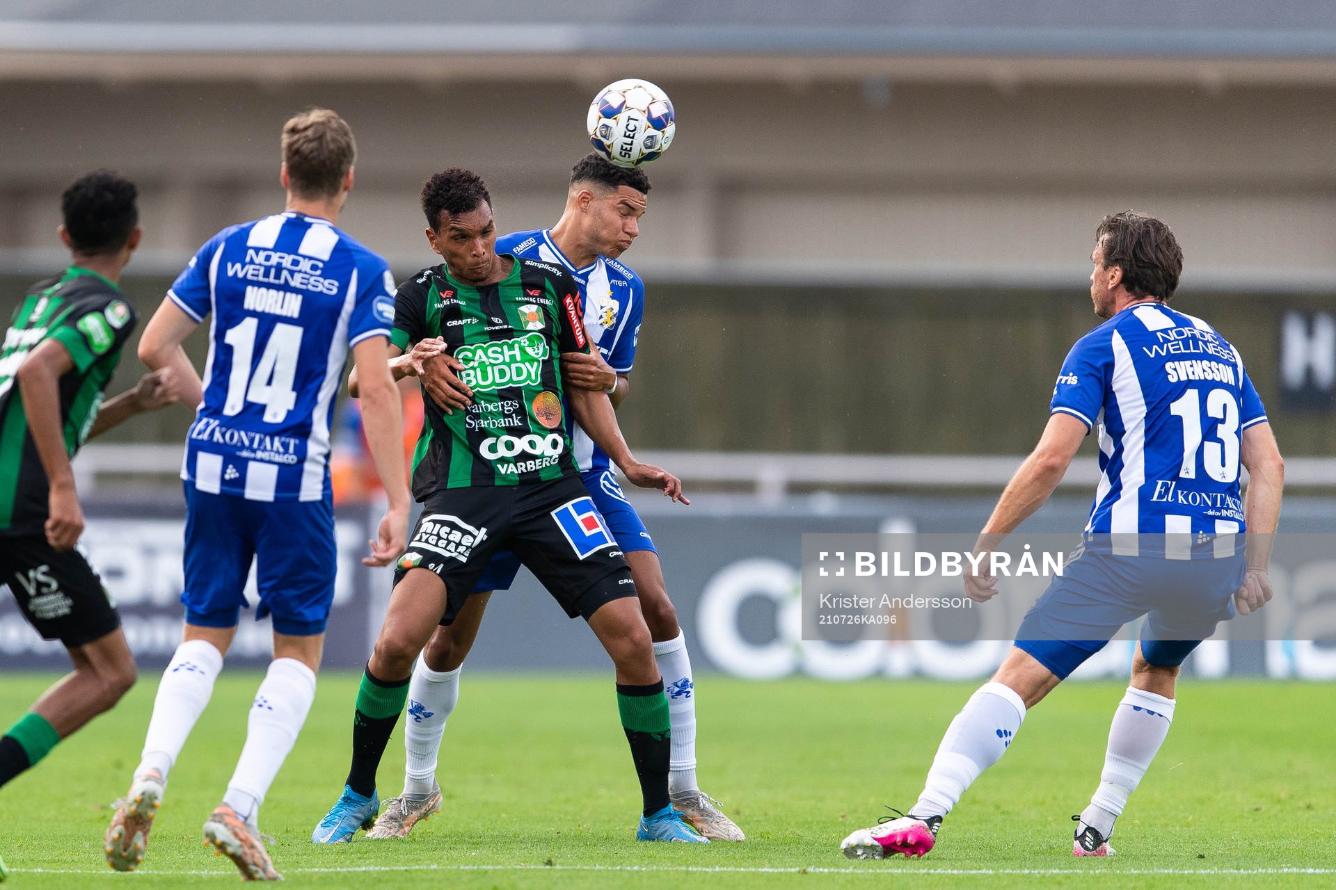 Varbergs Ryan Moon och IFK Göteborgs Alexander Jallow