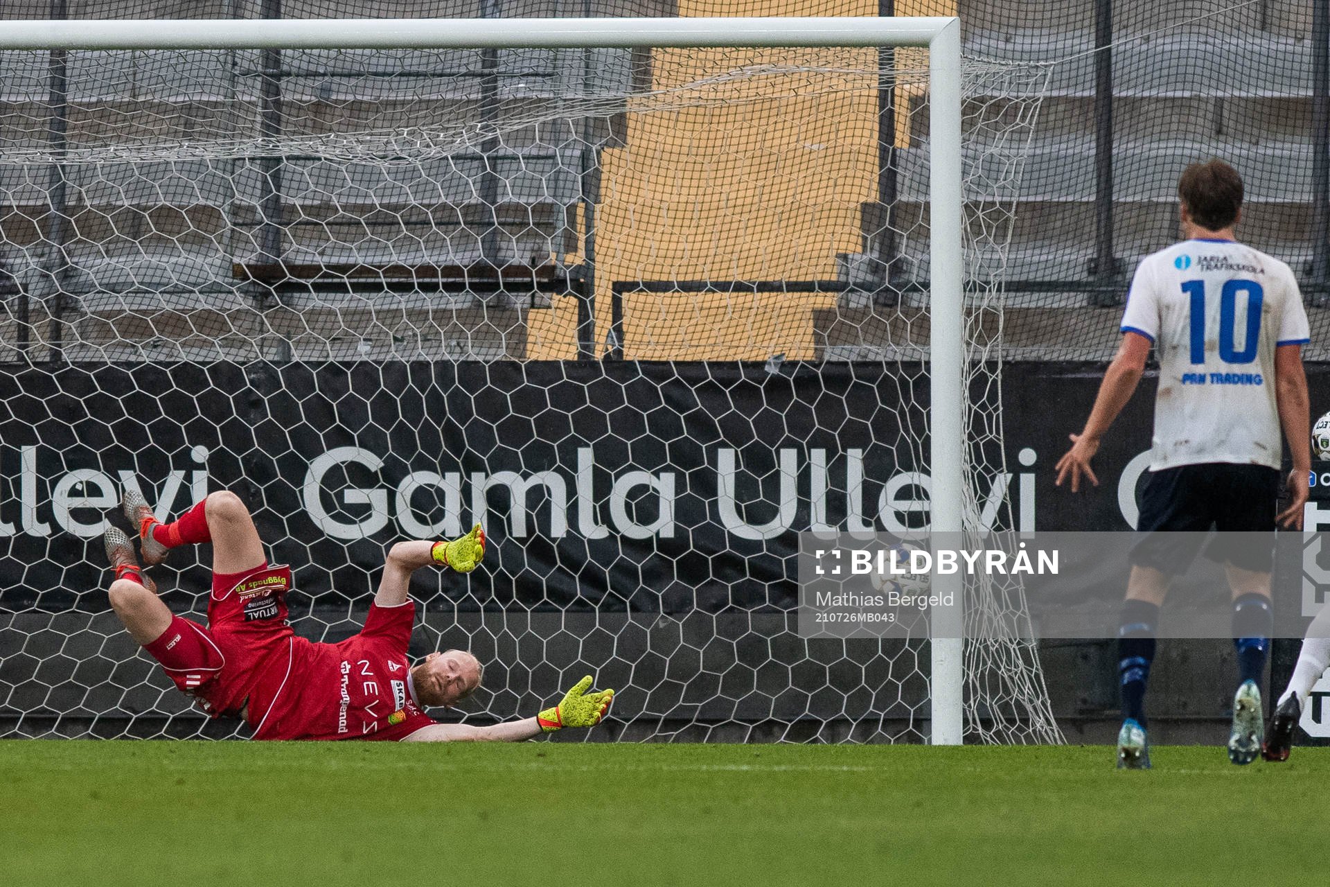 GAIS målvakt Mathias Karlsson släpper in 1-1