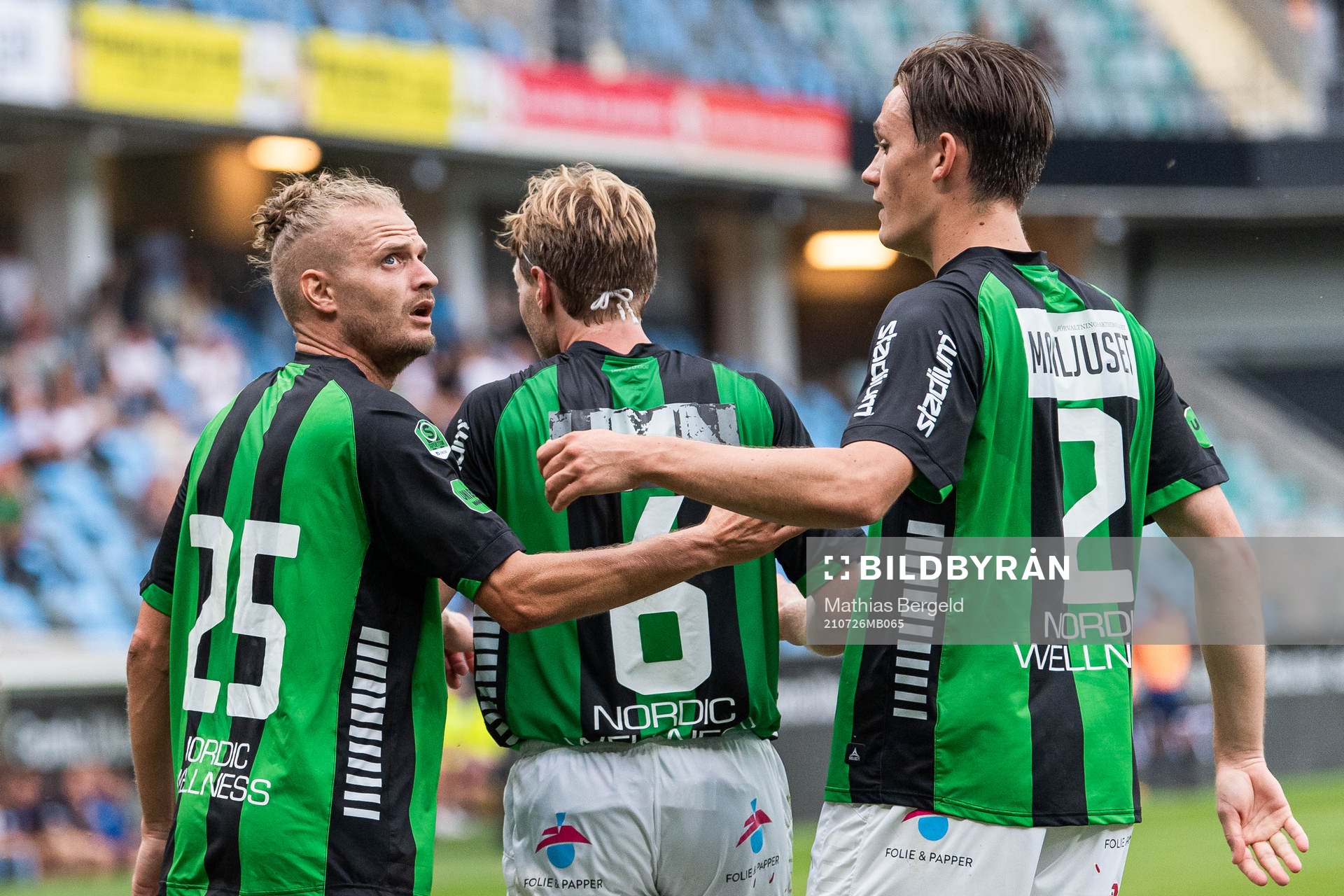GAIS Jonas Lindberg jublar med August Wängberg och Daniel