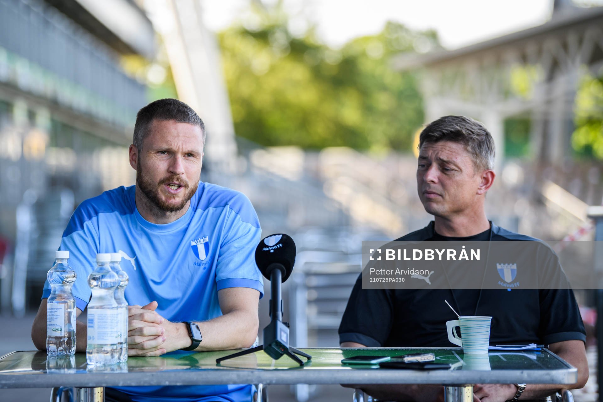Lasse Nielsen and Jon Dahl Tomasson, head coach of Malmö FF