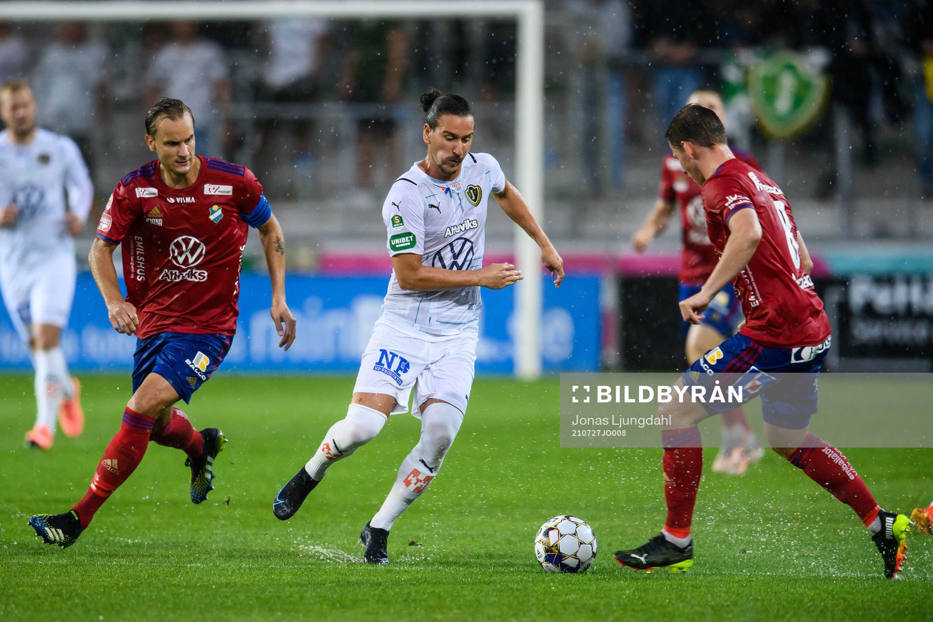 Jönköpings Edin Hamidovic mot Östers Månz Berg  och