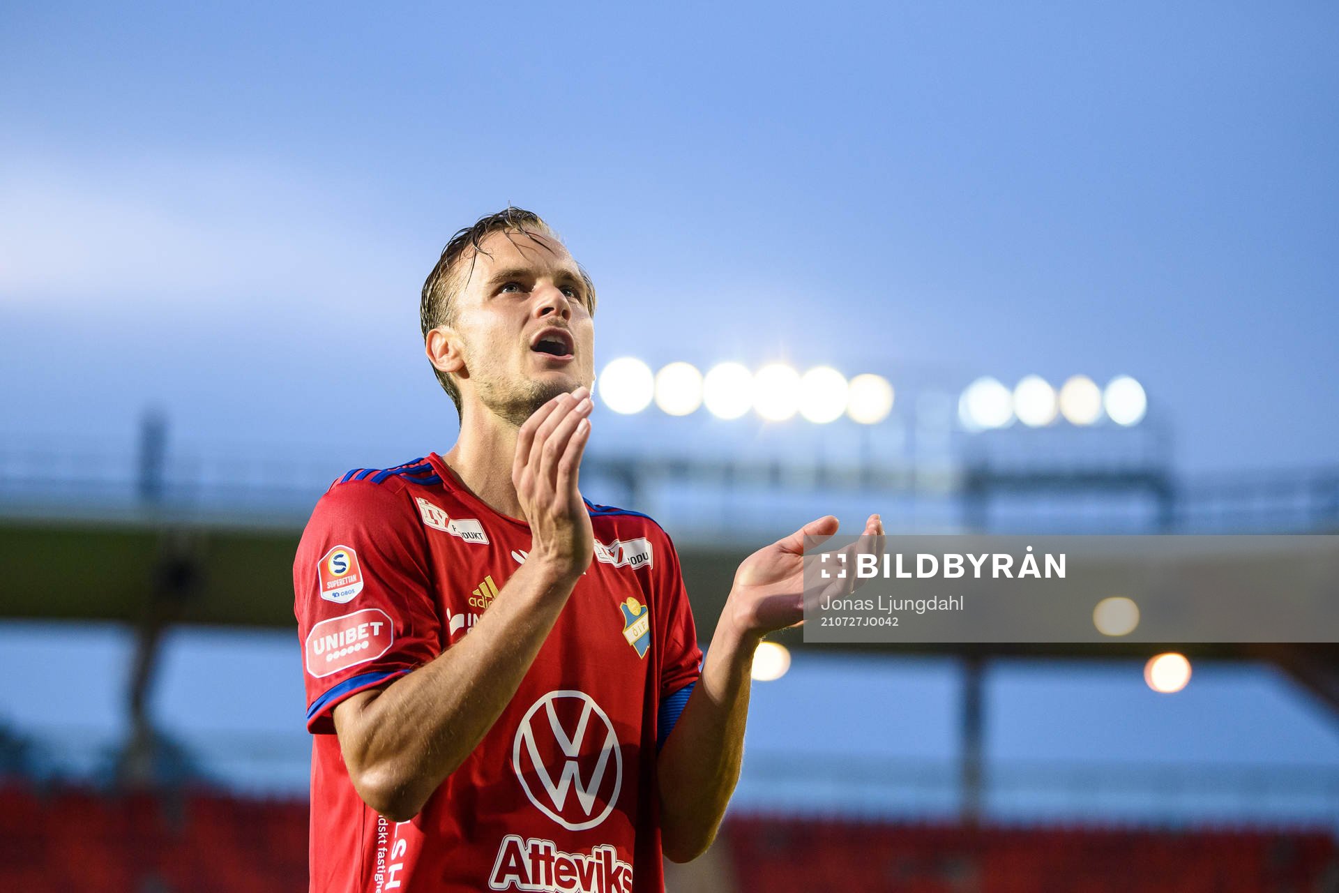 Östers Månz Berg jublar