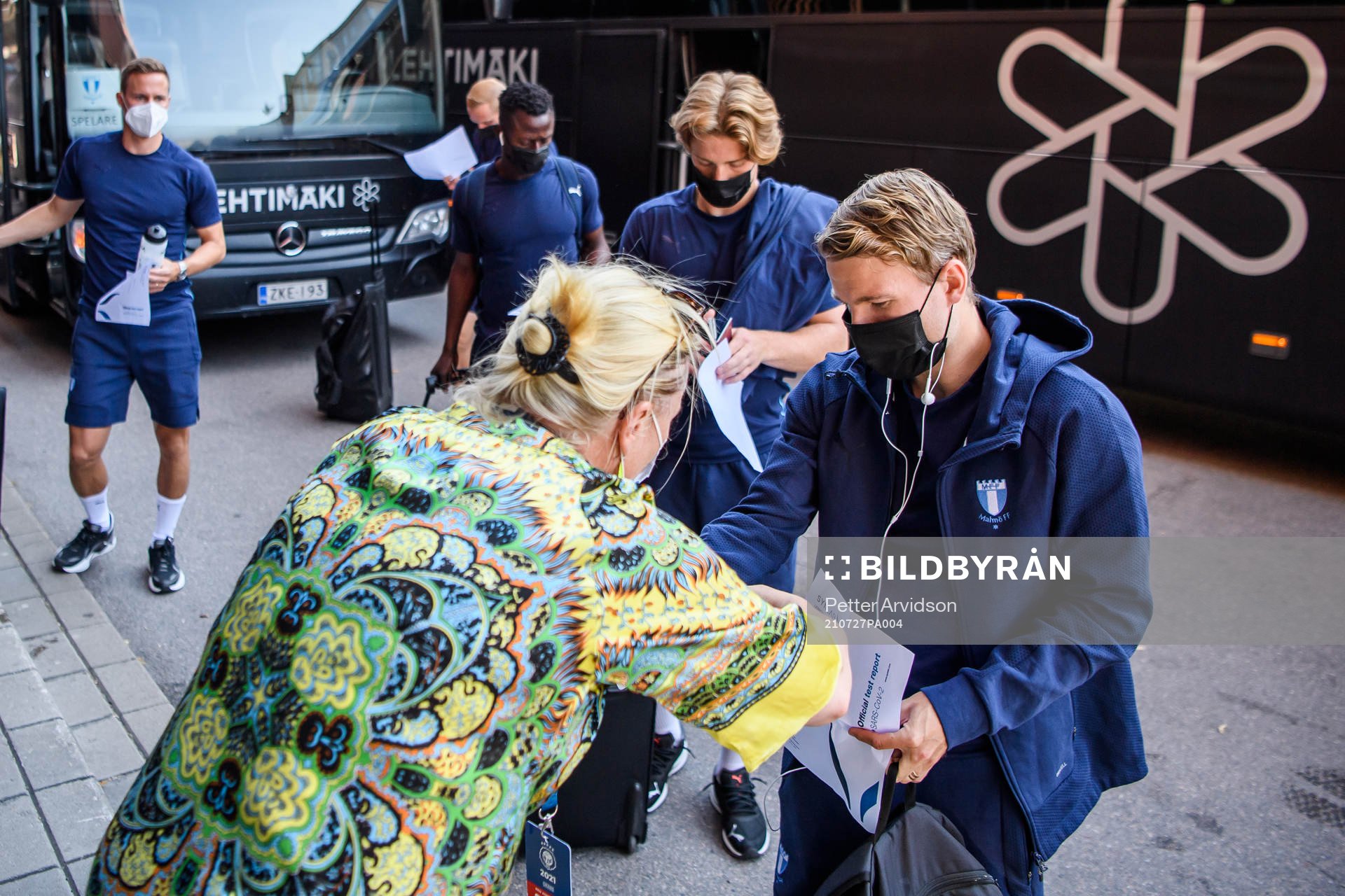Oscar Lewicki of Malmö FF arrive at the stadium