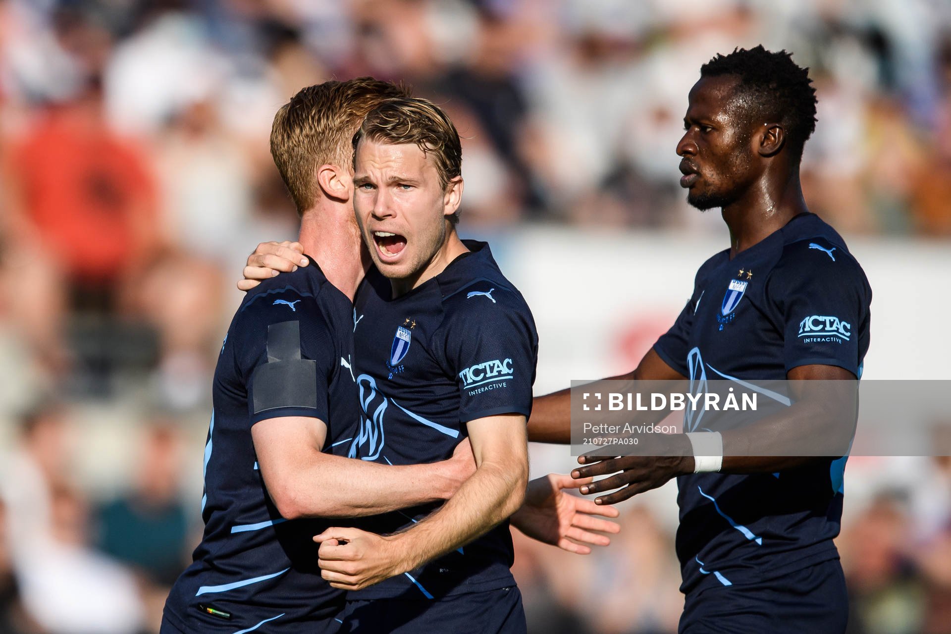 Anders Christiansen of Malmö FF celebrates together with