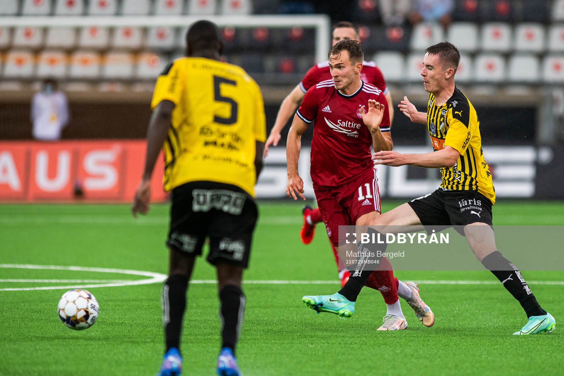 Ryan Hedges of Aberdeen and Patrik Wålemark of Häcken