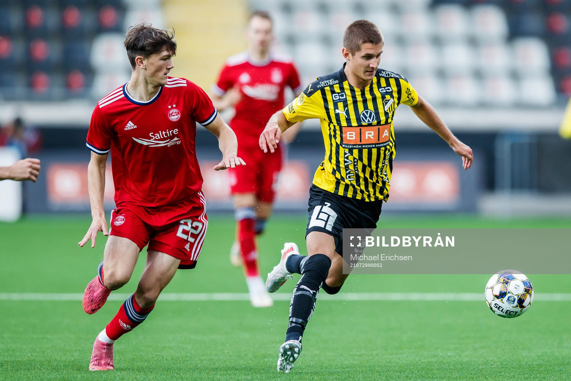 Calvin Ramsay of Aberdeen and Leo Bengtsson of Häcken
