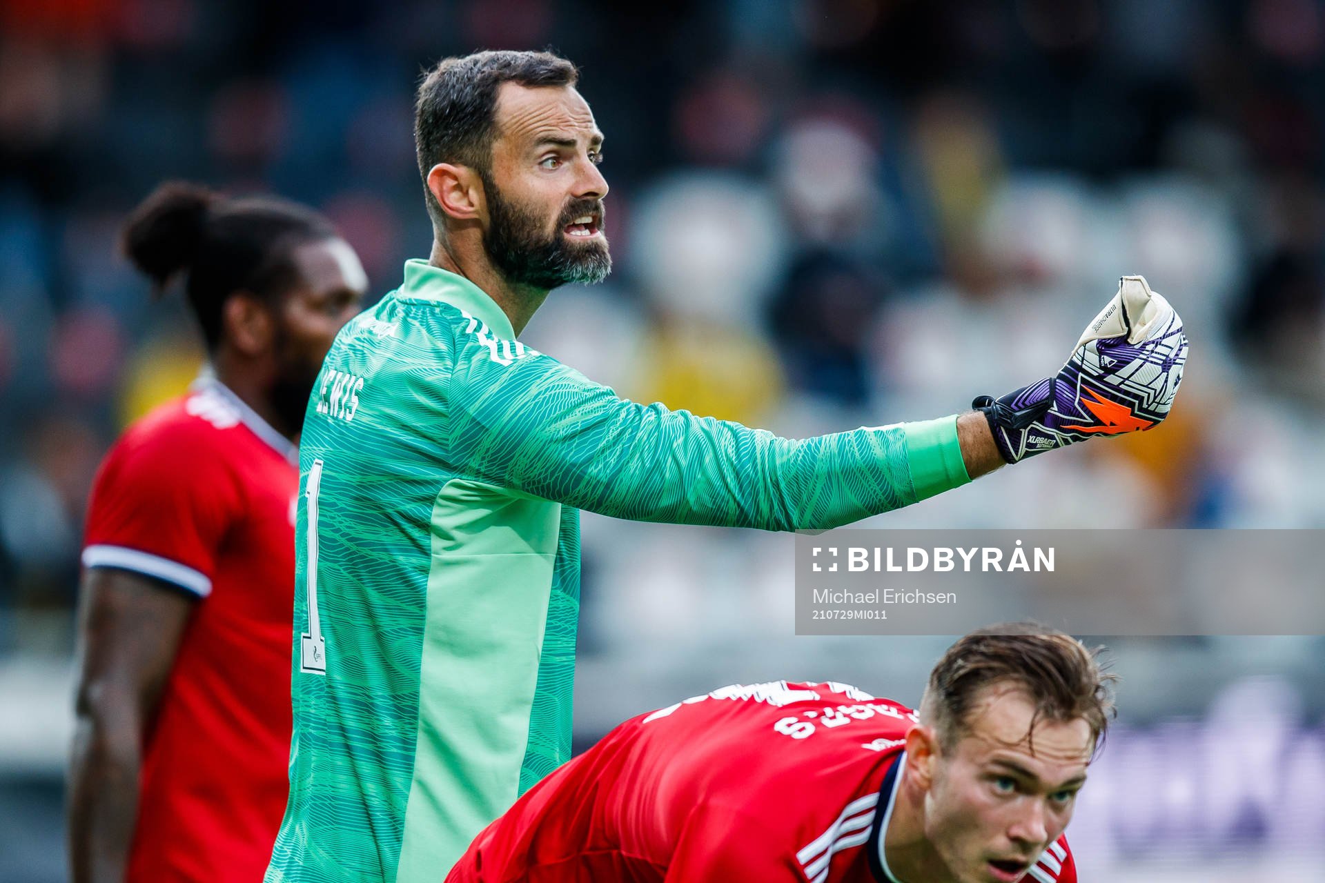 goalkeeper Joe Lewis of Aberdeen