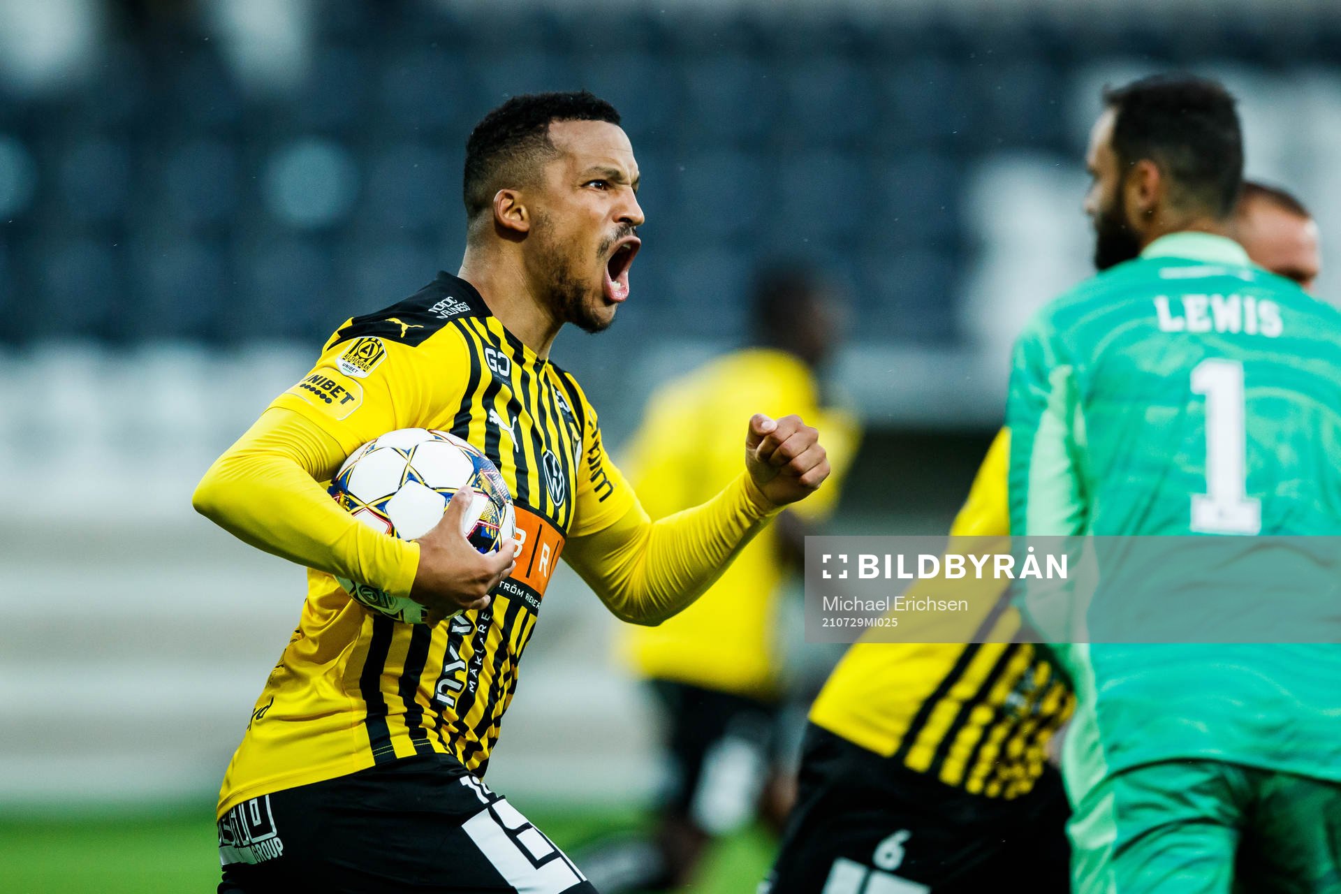 Martin Olsson of Häcken celebrates