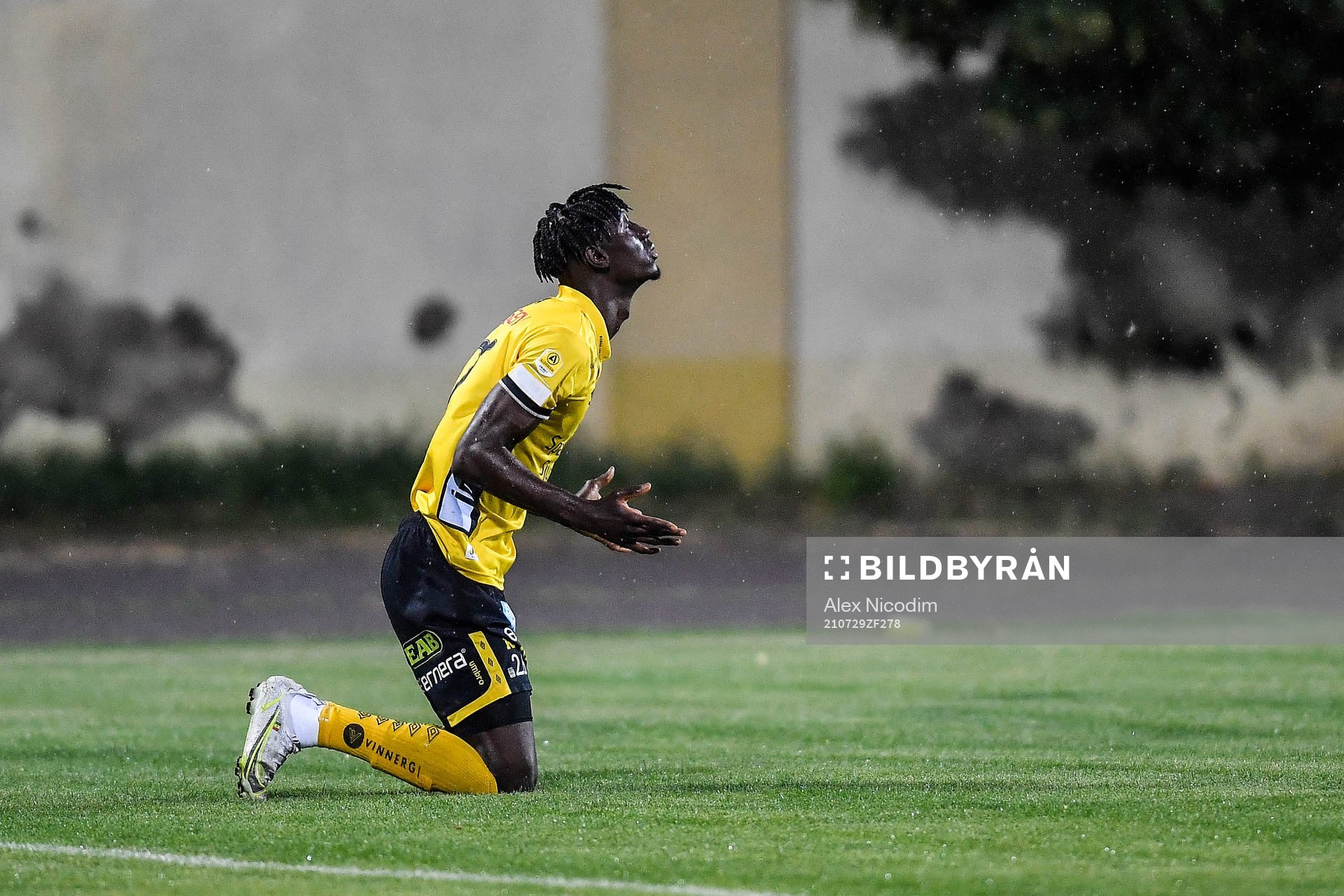 Marokhy Ndione of Elfsborg celebrates