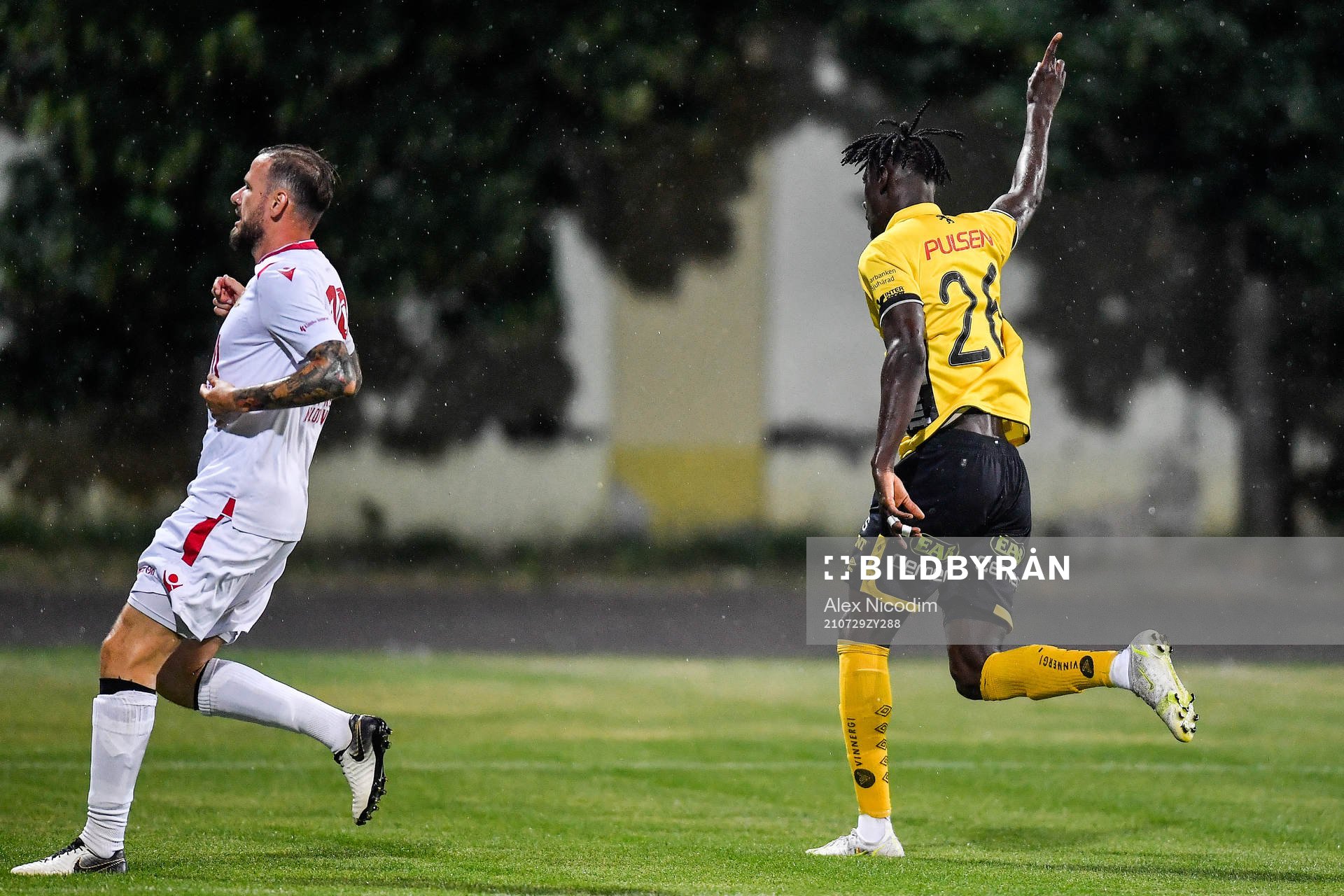 Marokhy Ndione of Elfsborg celebrates