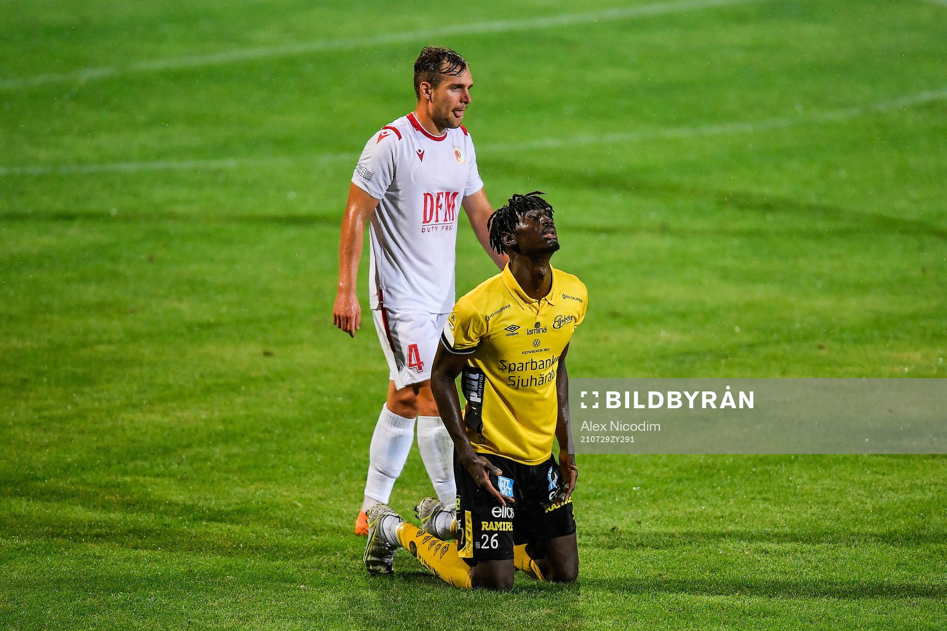Marokhy Ndione of Elfsborg celebrates
