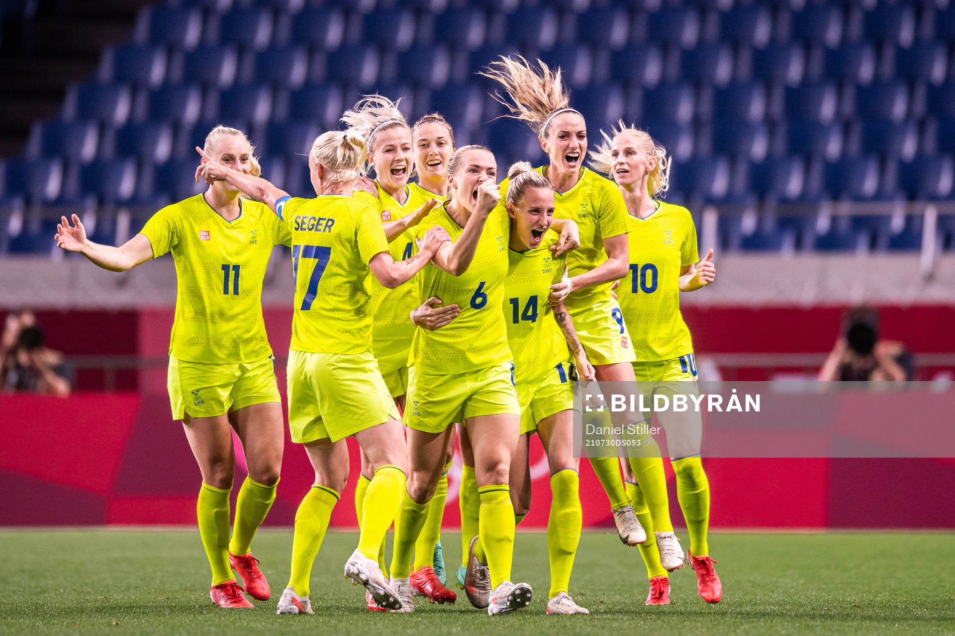 Magdalena Eriksson of Sweden celebrate with teammates after scoring the 1-0 goal in the women's football match between Sweden and Japan at the Tokyo 2020 Olympic Games on July 30, 2021 in Tokyo.