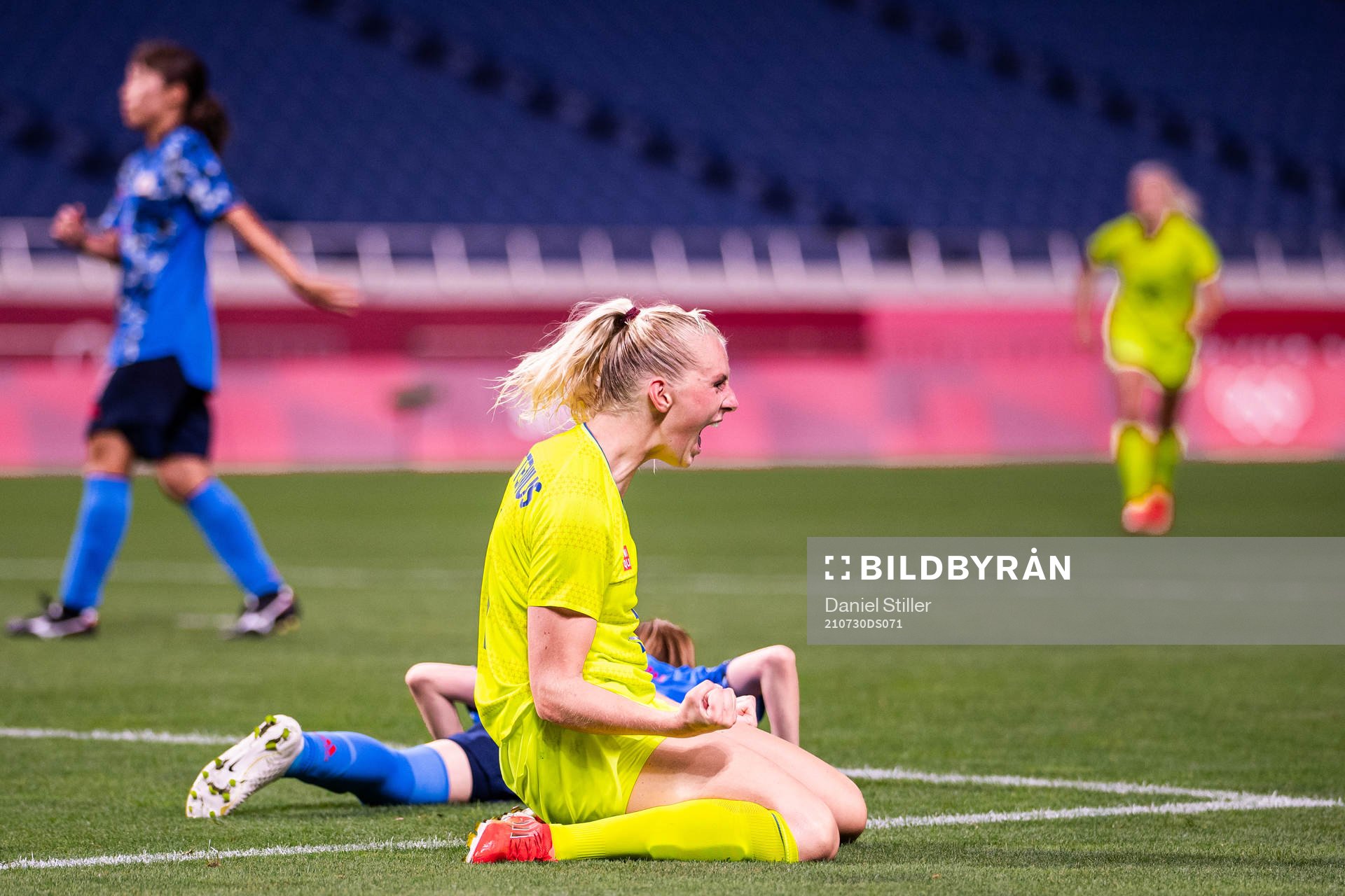 Stina Blackstenius of Sweden celebrates after the 2-1 goal in the women's football match between Sweden and Japan at the Tokyo 2020 Olympic Games on July 30, 2021 in Tokyo.