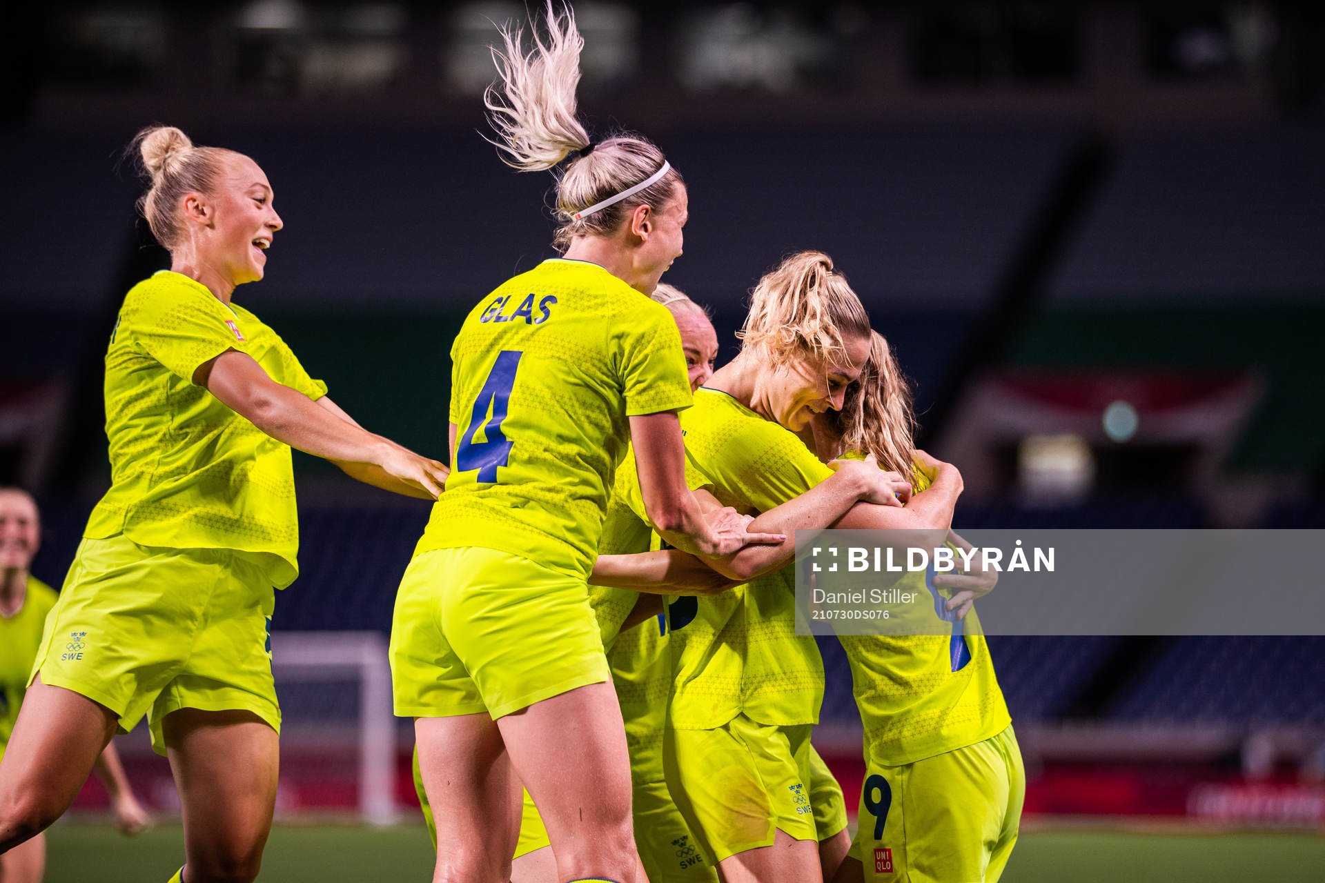 Kosovare Asllani of Sweden celebrate with teammates