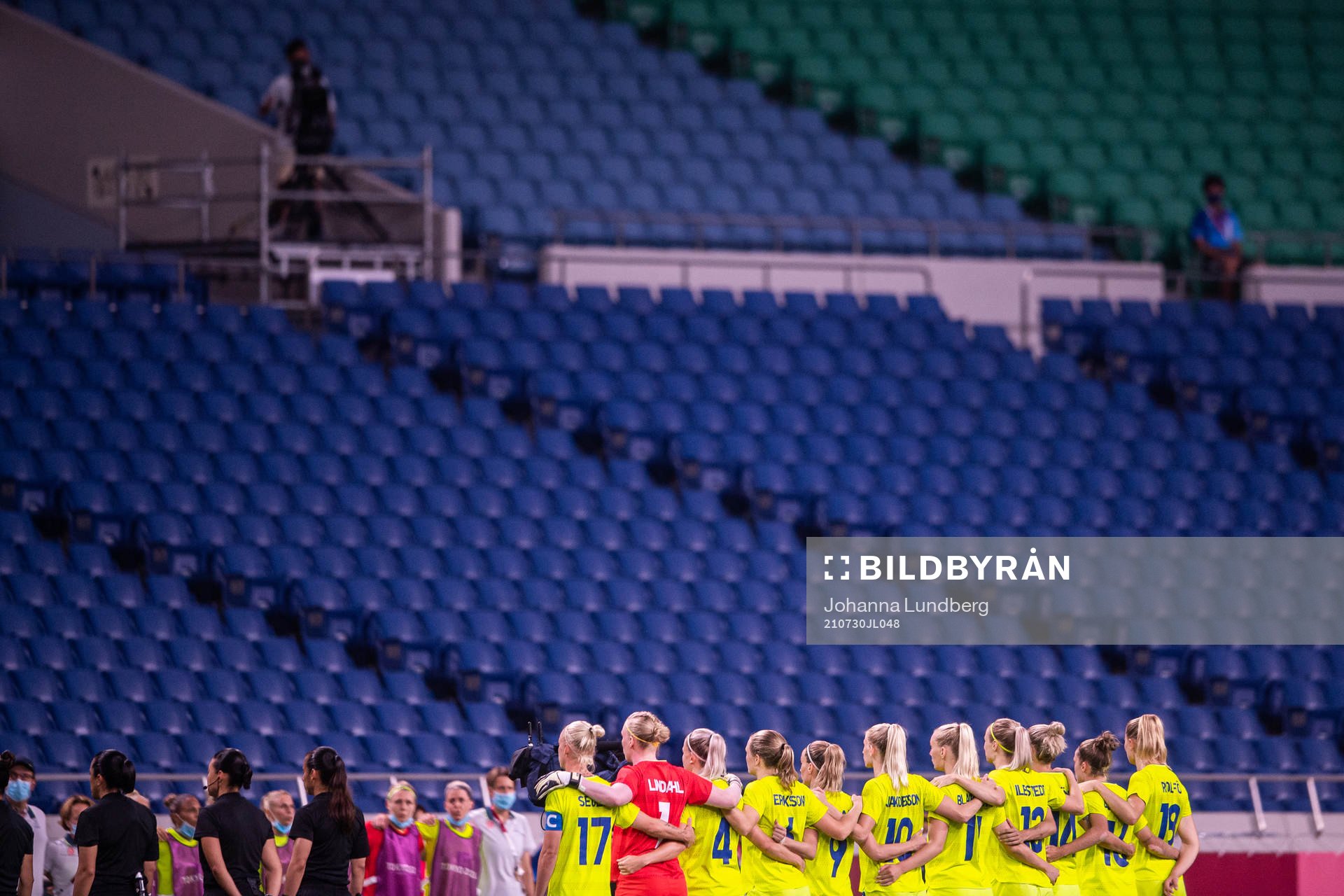 Players of Sweden during the national anthem in the women's football match between Sweden and Japan at the Tokyo 2020 Olympic Games on July 30, 2021 in Tokyo.