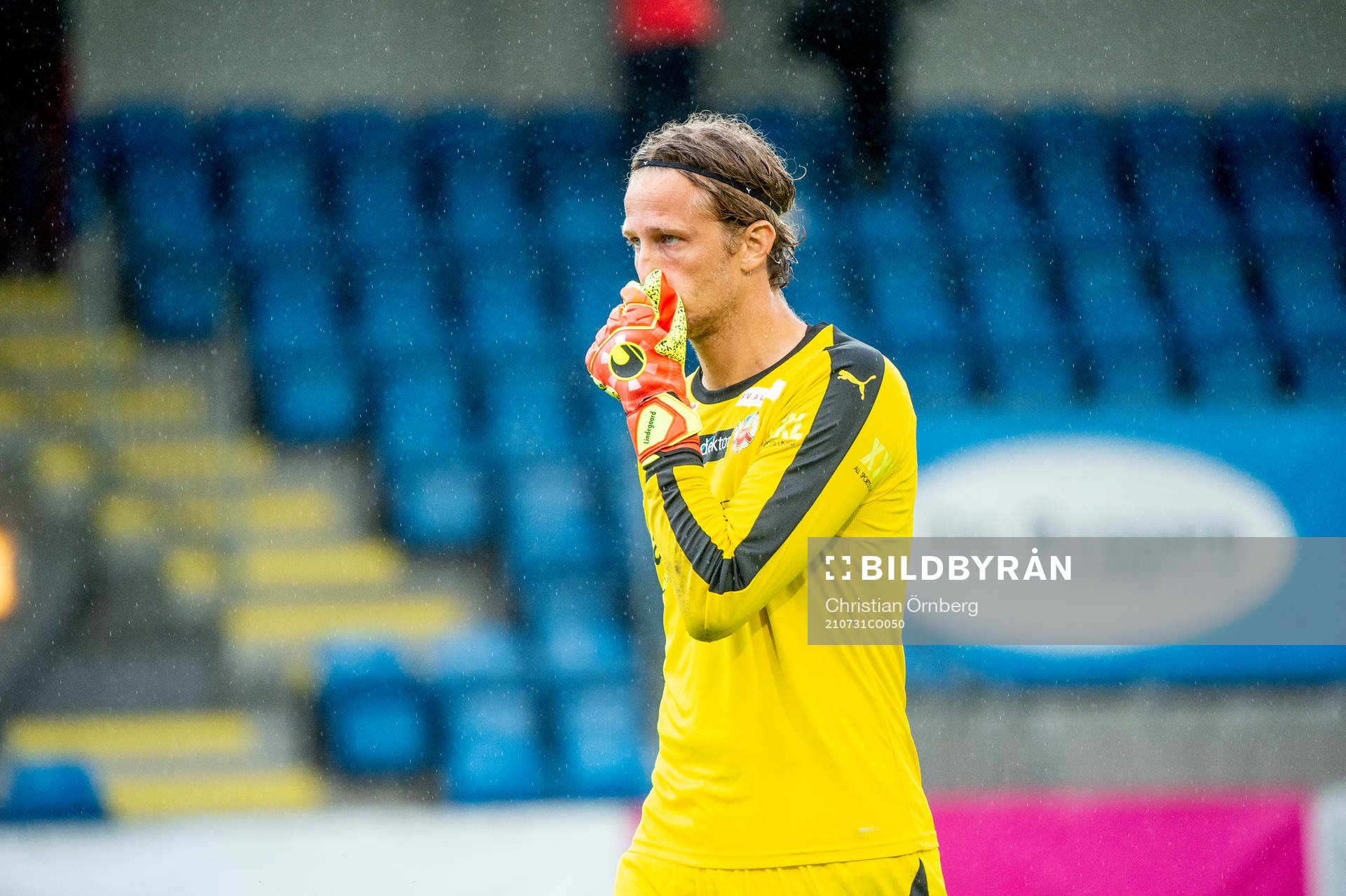 Helsingborgs målvakt Anders Lindegaard deppar