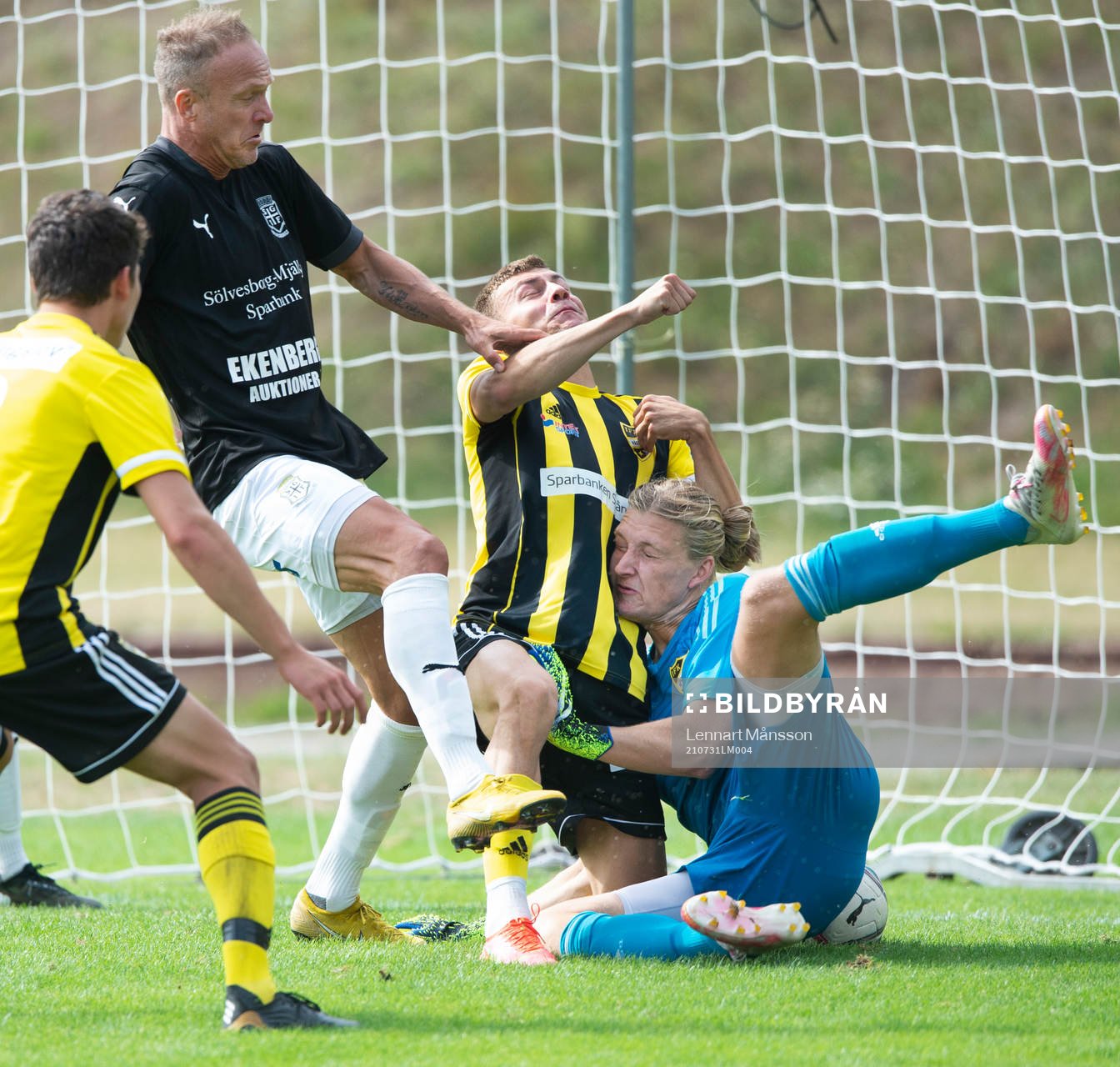 IFK Hässleholms målvakt Carl Lundahl Persson får