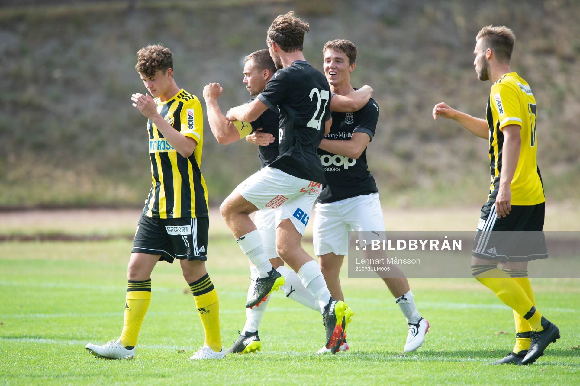 Sölvesborg har gjort mål och jublar i matchen i division