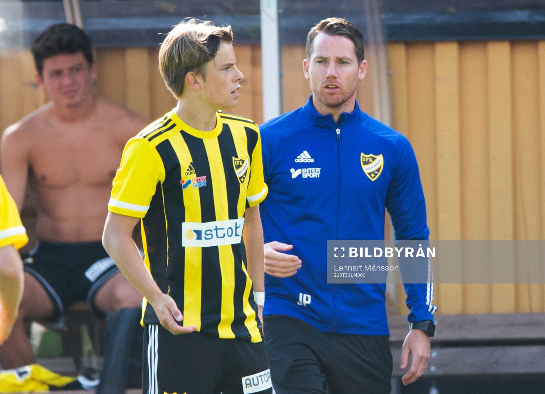 IFK Hässleholms tränare Johan Persson släpper in