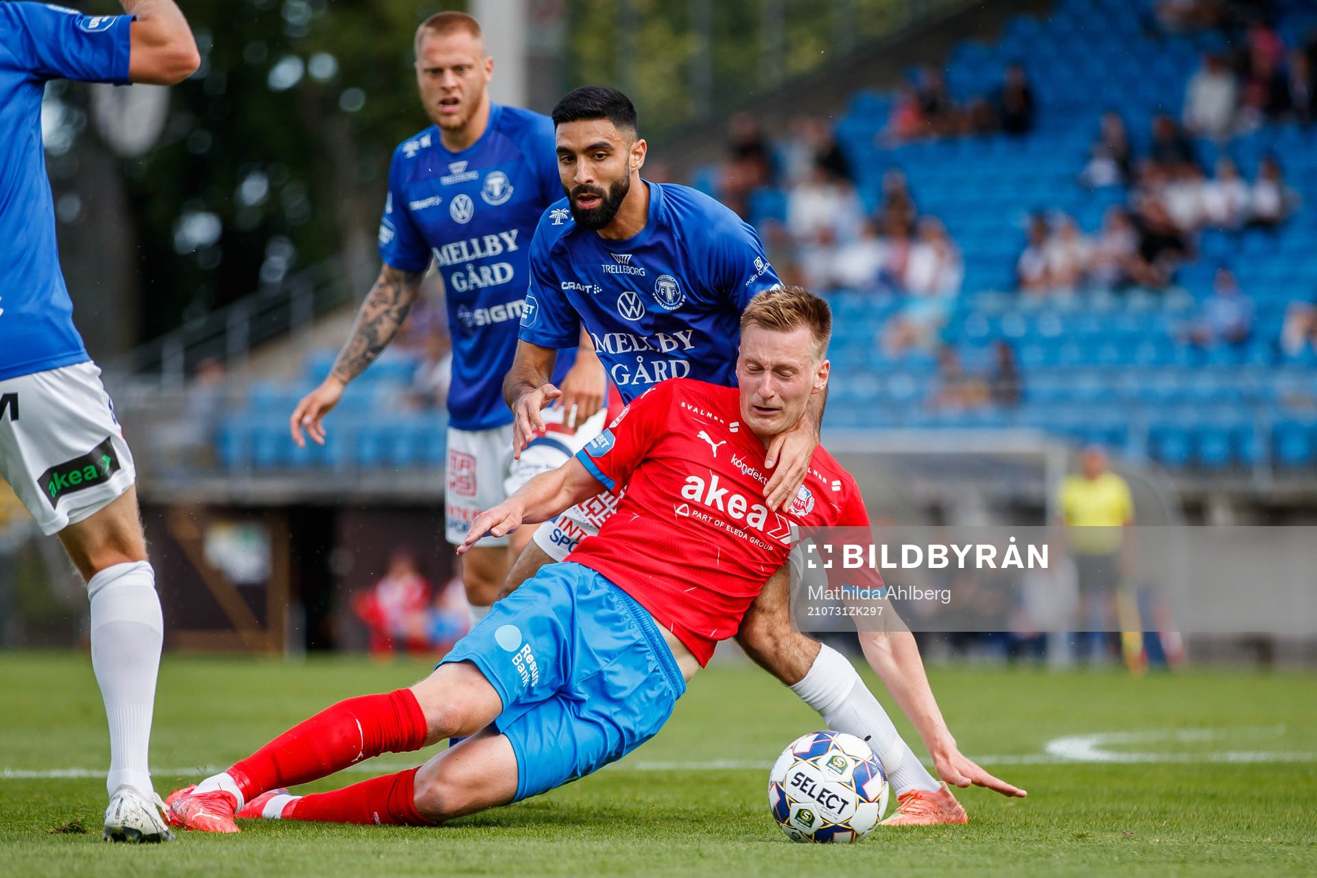 Helsingborgs Rasmus Karjalainen och Trelleborgs Mouhammed