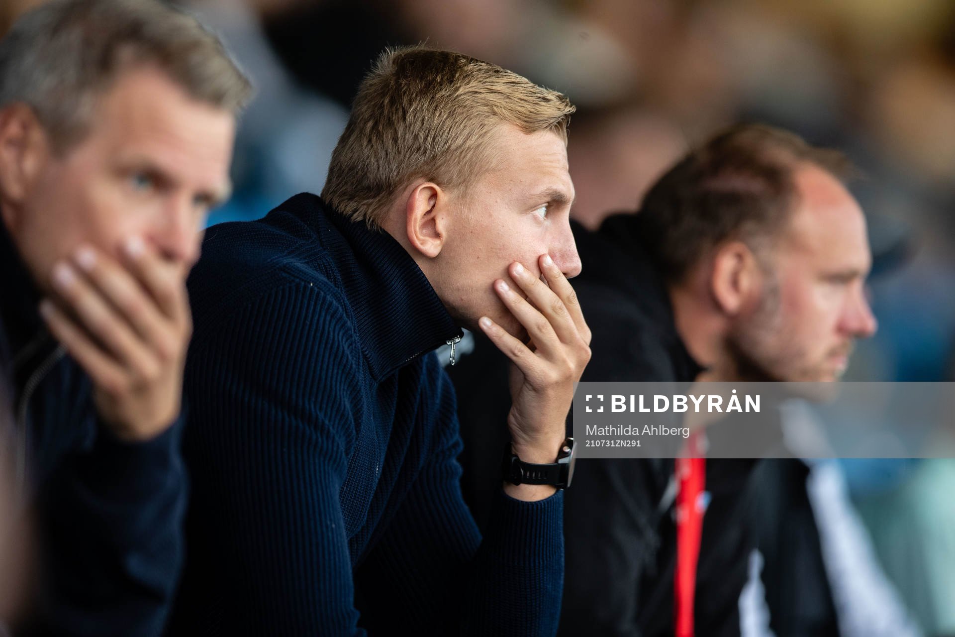 Helsingborgs Jakob Voelkerling Persson på läktaren