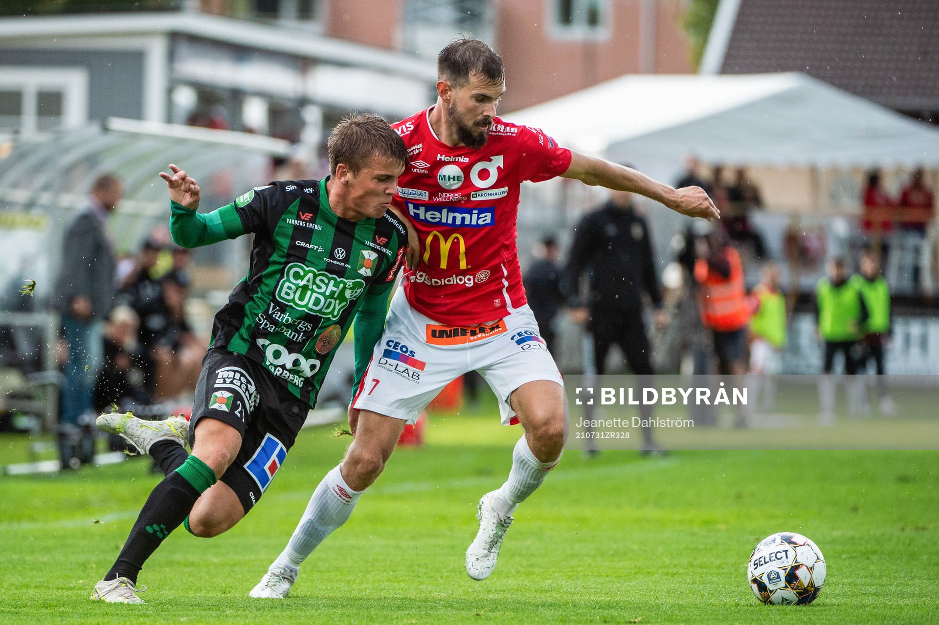Varbergs Victor Karlsson och Degerfors Sebastian Ohlsson