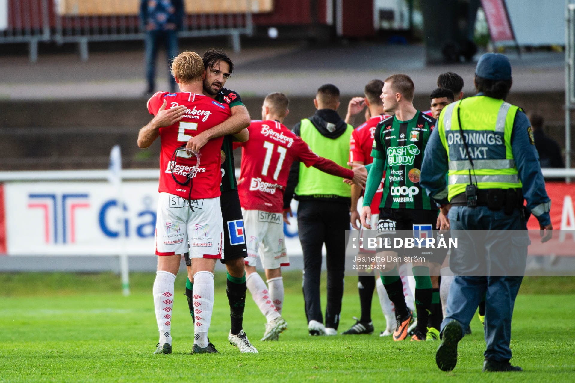 Varbergs Oliver Stanisic och Degerfors Oliver Ekroth