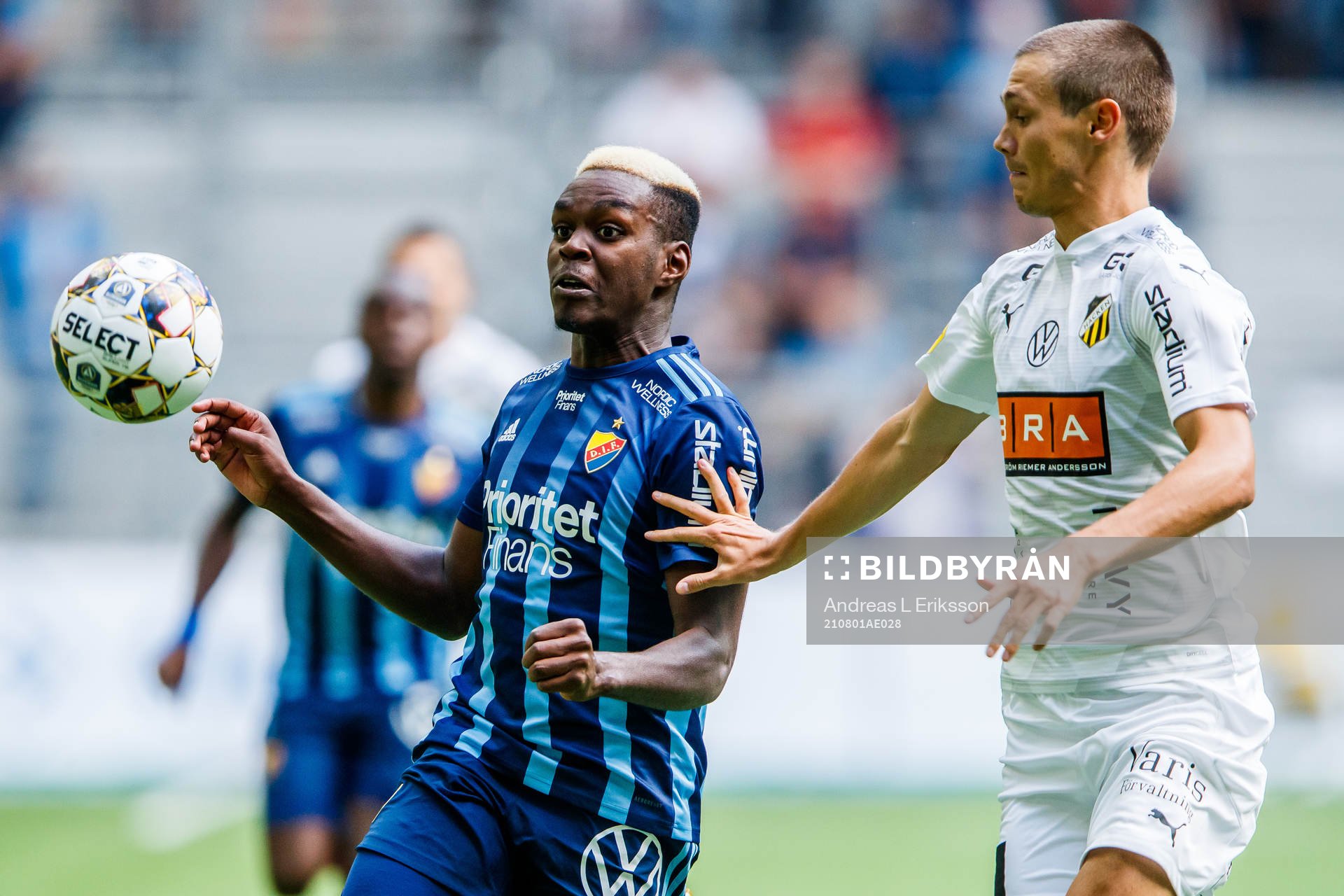Djurgårdens Joel Asoro och Häckens Samuel Gustafson