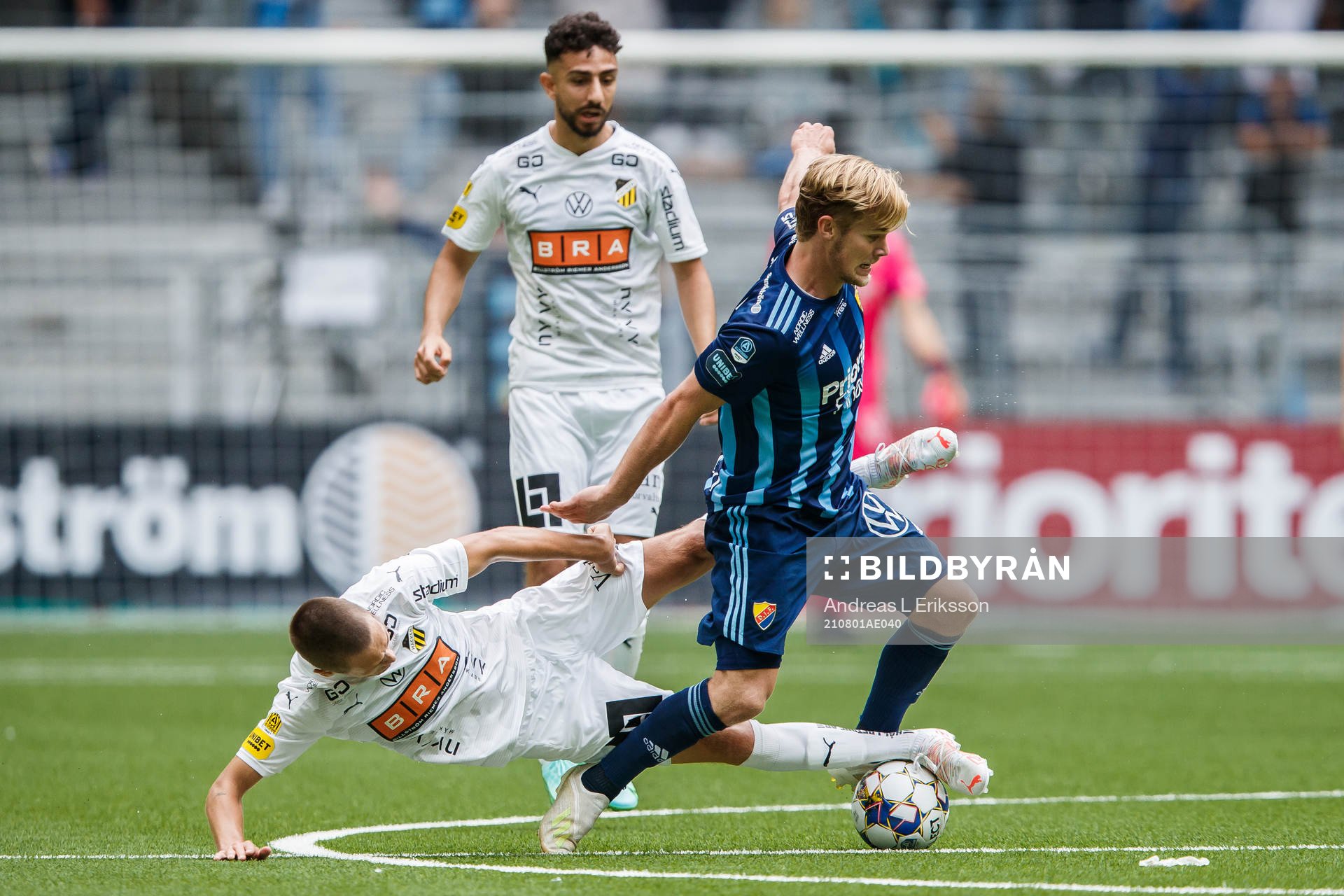 Häckens Tobias Carlsson och Djurgårdens Hampus Finndell