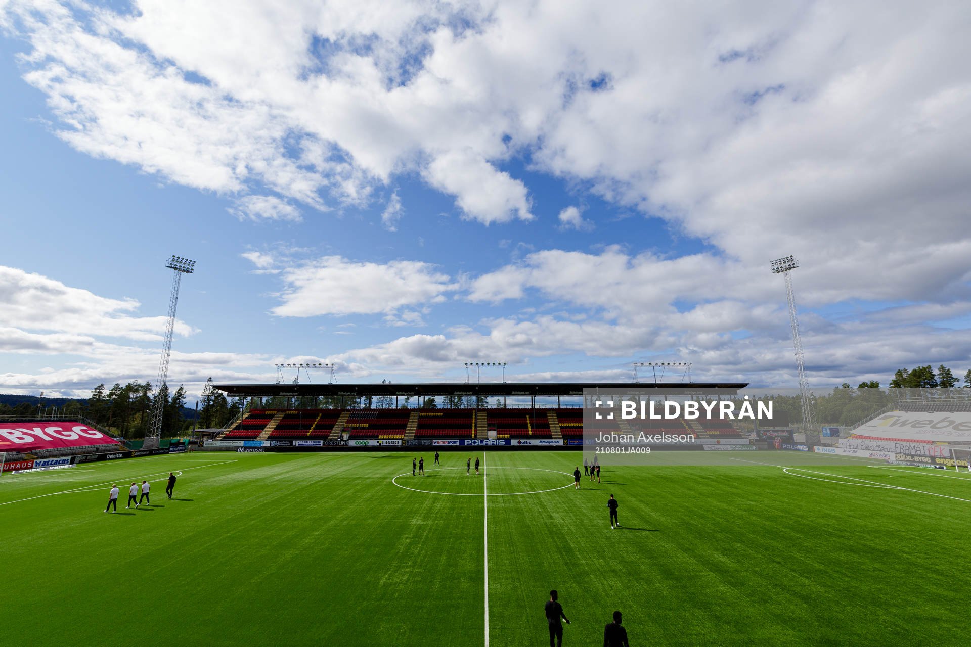 Östersunds och Hammarbys spelar på planen