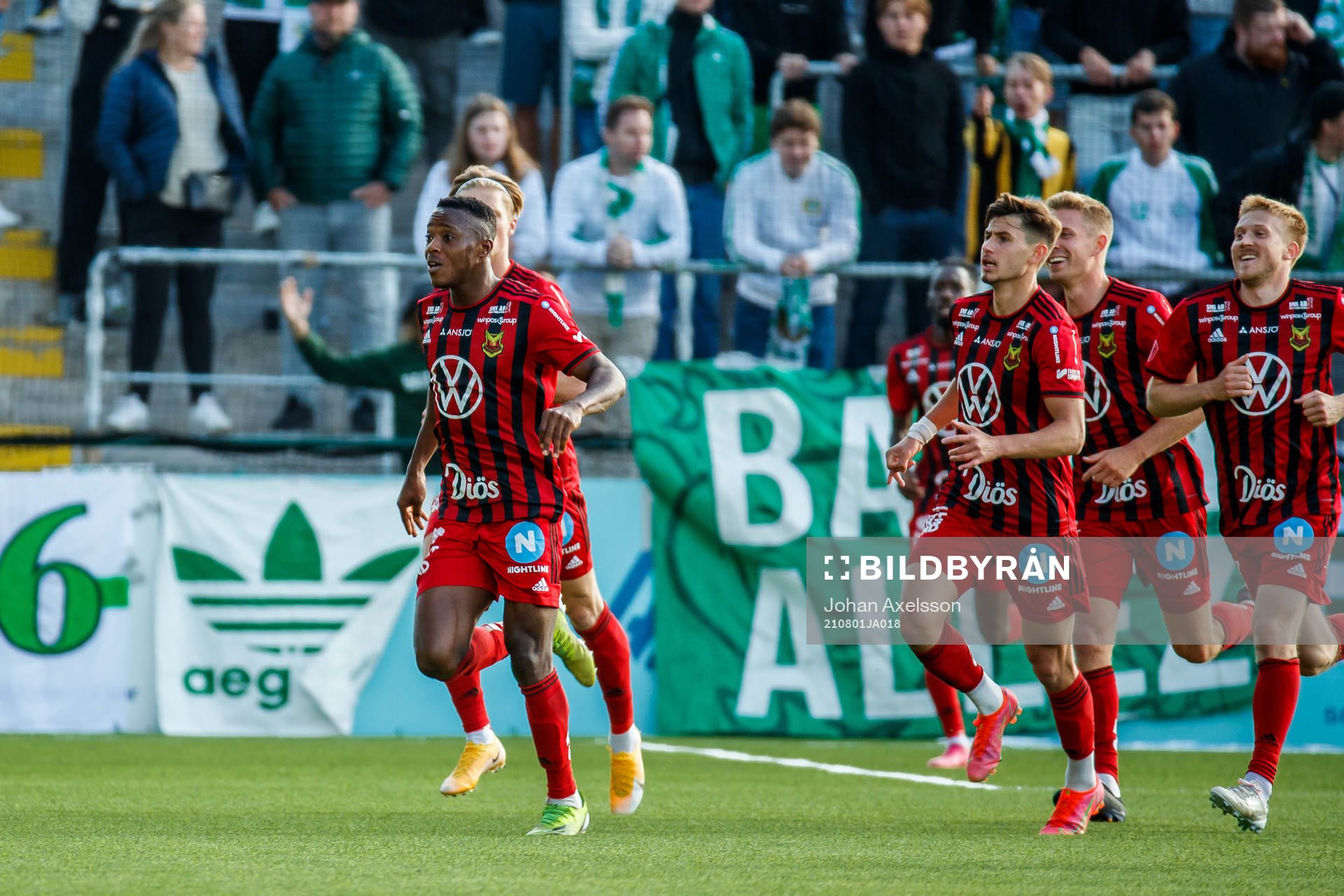 Östersunds Patrick Kpozo jublar