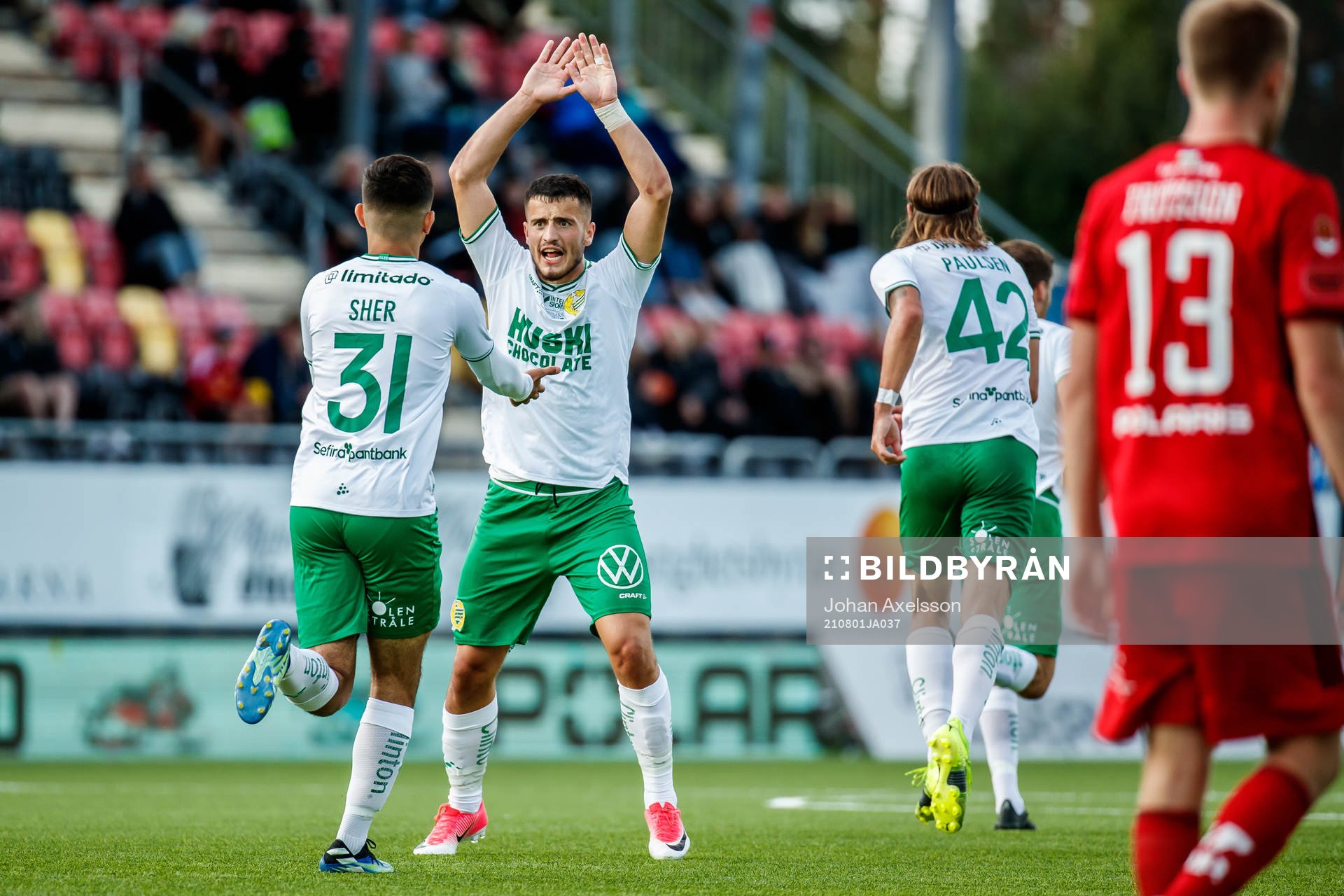 Hammarbys Astrit Selmani jublar