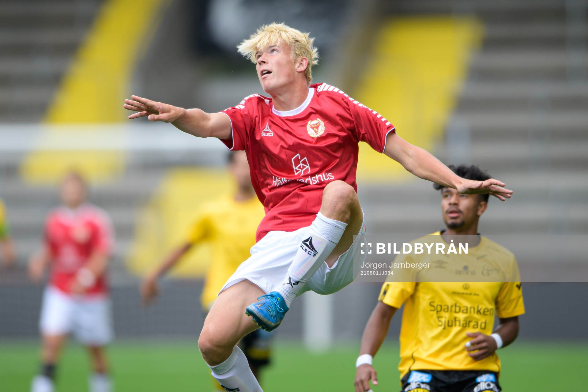 Kalmars Gustav Arvidsson under fotbollsmatchen i P17 Allsvenskan södra mellan Elfsborg och Kalmar den 1 augusti 2021 i Borås. 
