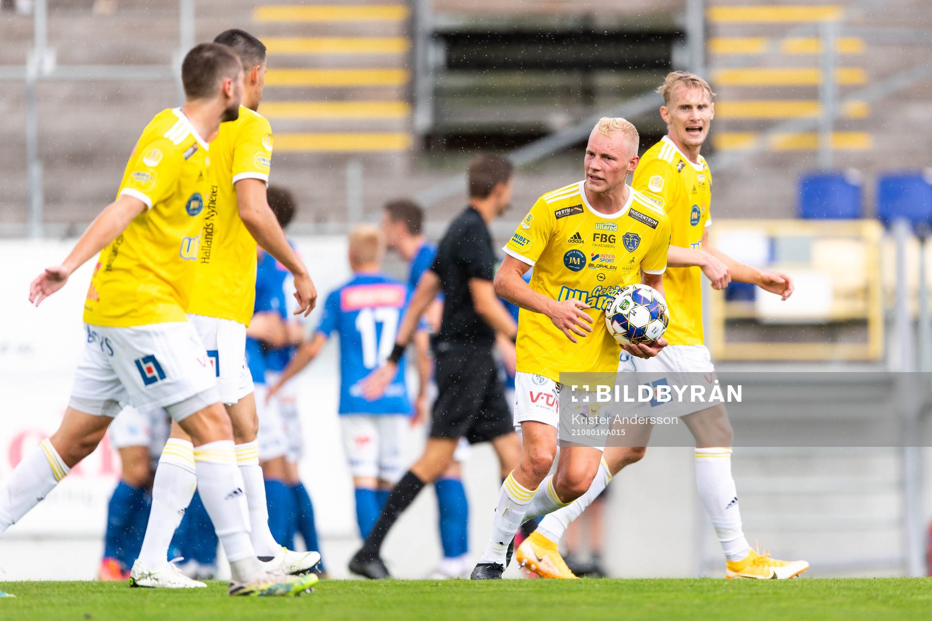 Falkenbergs Adam Bergmark Wiberg manar på laget