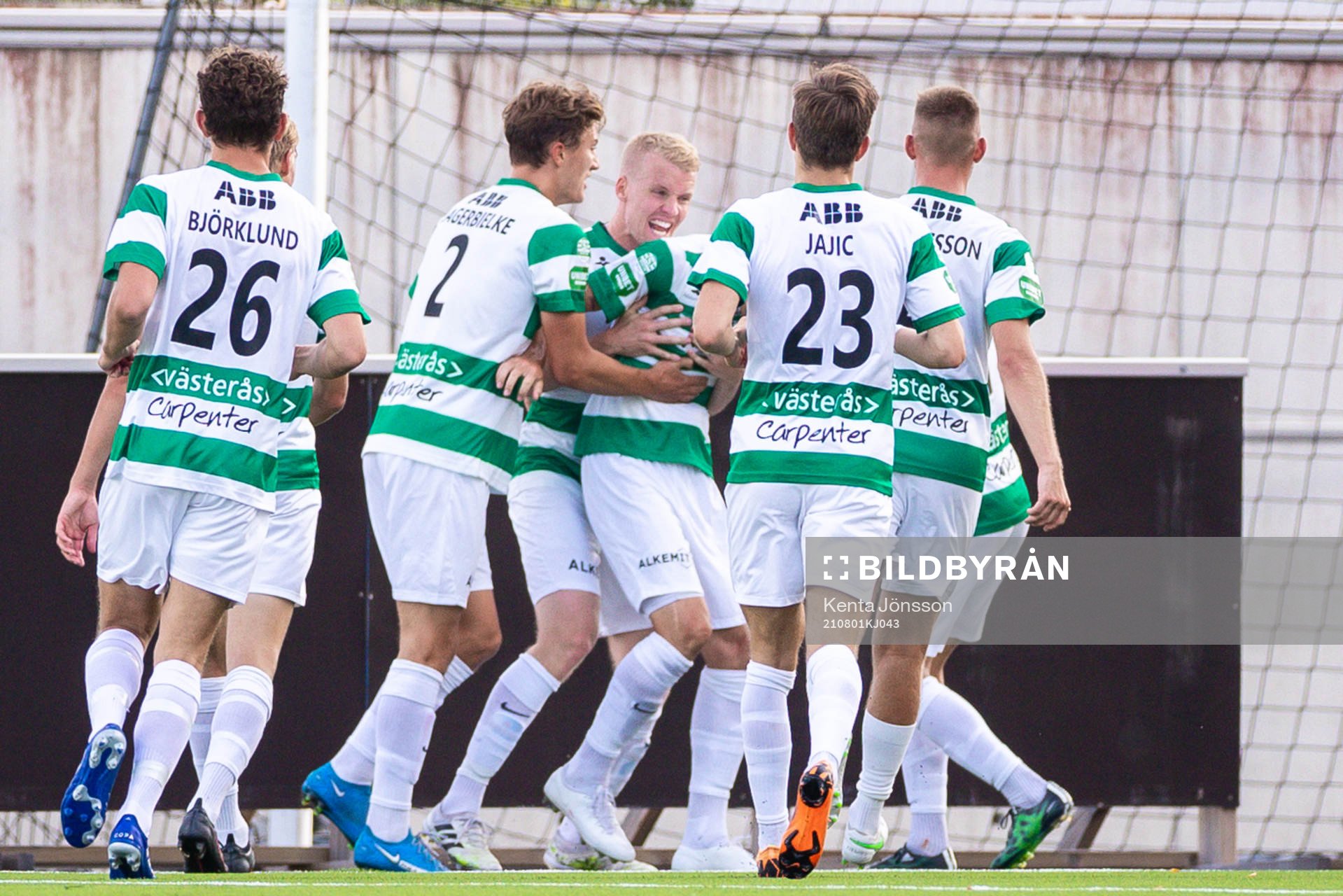 Västerås Filip Tronét jublar