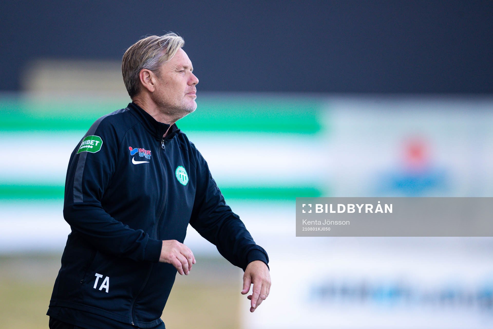 Västerås tränare Thomas Askebrand under fotbollsmatchen i Superettan mellan Västerås SK och Landskrona den 1 augusti 2021 i Västerås. 