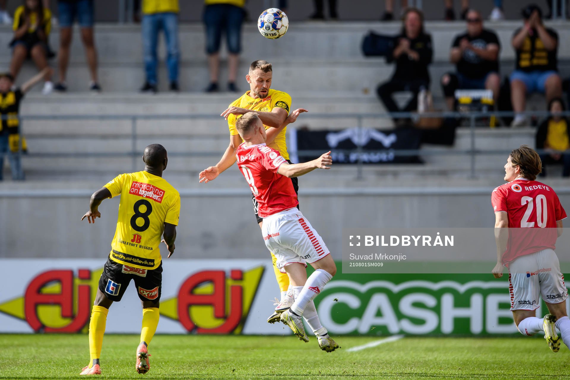 Mjällbys Max Watson och Kalmars Isak Jansson
