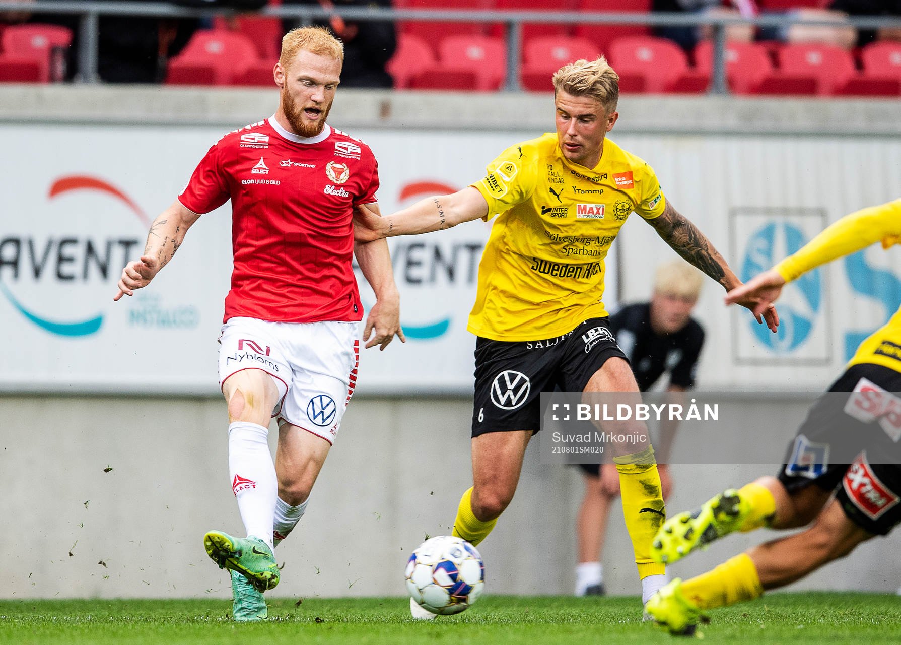 Kalmars Nils Fröling och Mjällbys Magnus Wørts