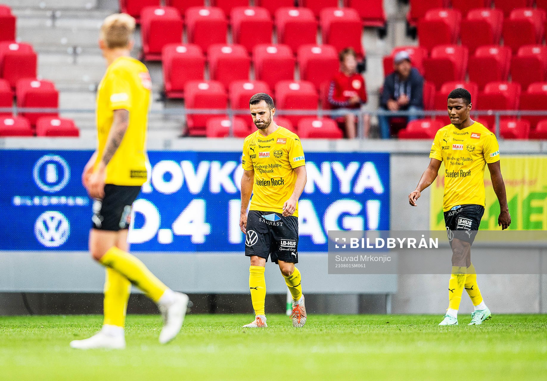 Mjällbys Kadir Hodzic och Amin Sarr deppar