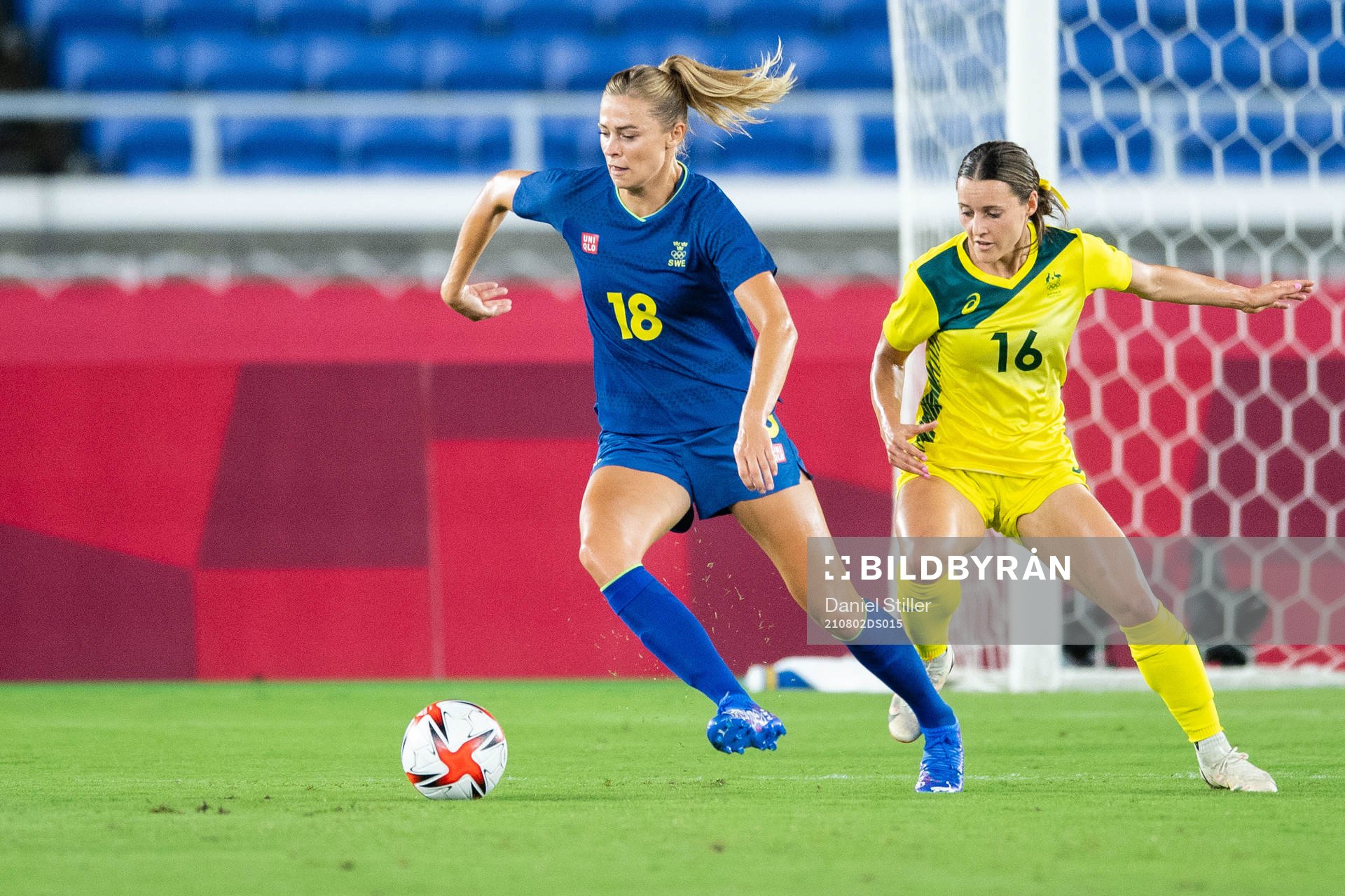 Fridolina Rolfö of Sweden and Hayley Raso of Australia in