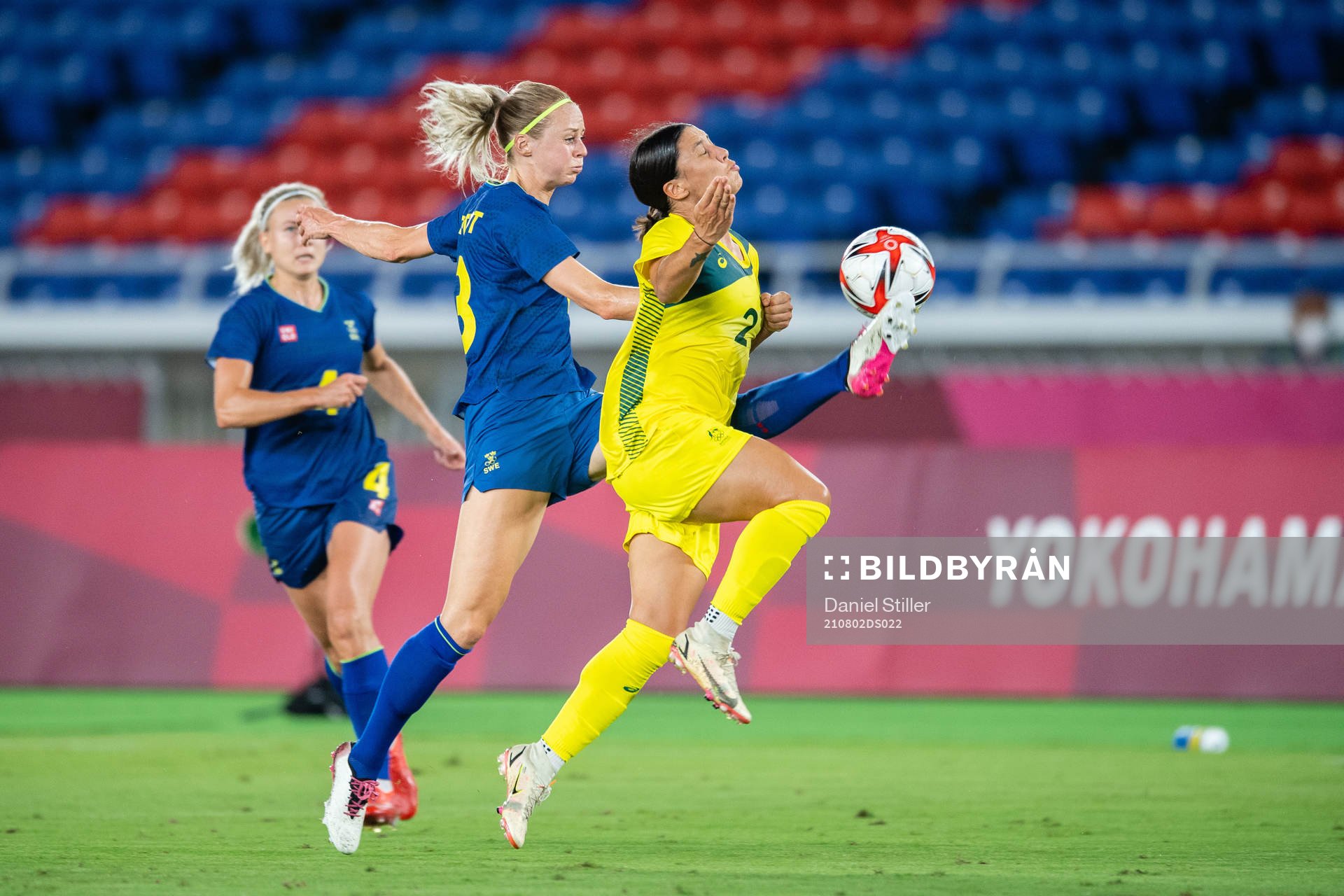 Amanda Ilestedt of Sweden and Sam Kerr of Australia  in the
