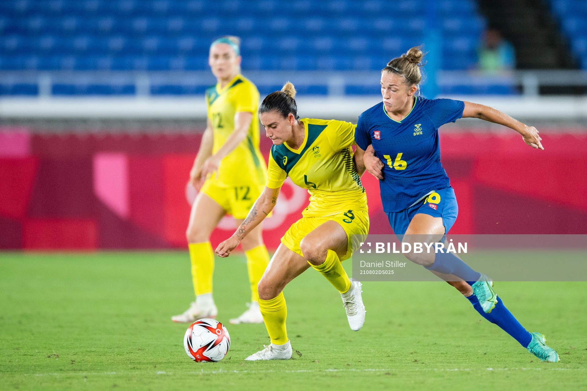 Chloe Lagarzo of Australia and Filippa Angeldahl of Sweden