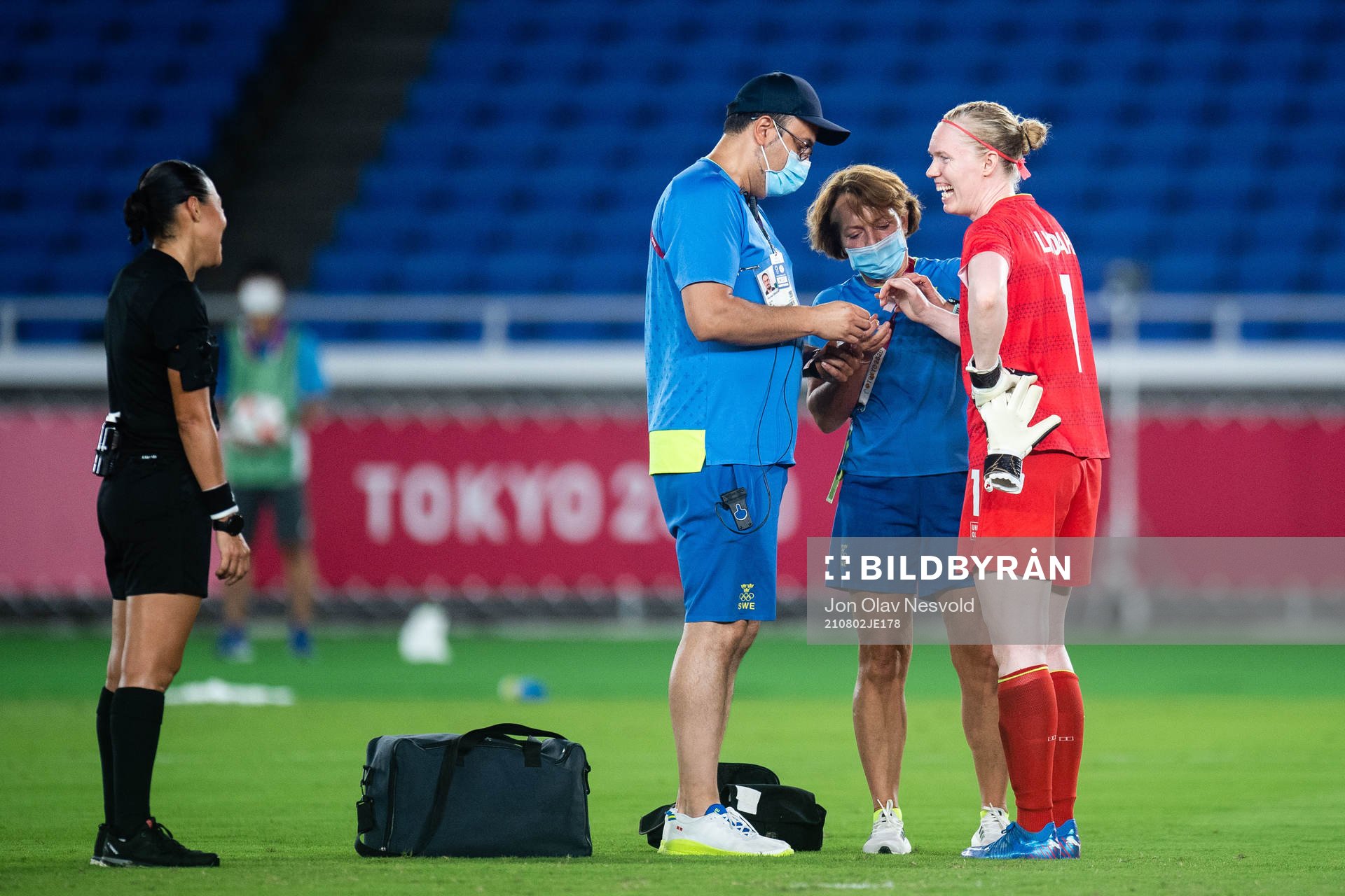 Hedvig Lindahl of Sweden in pain in the women´s football