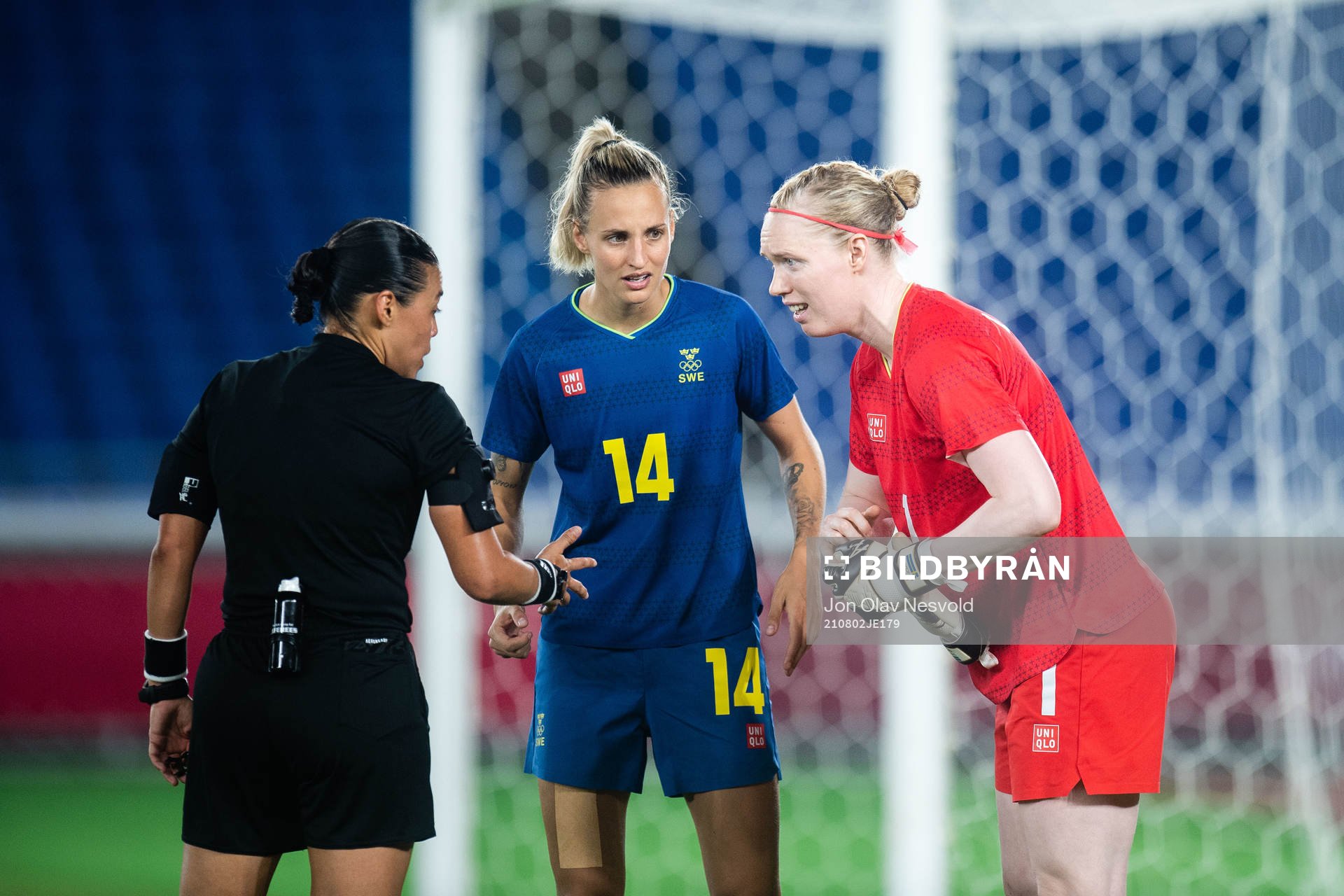 Hedvig Lindahl of Sweden in pain in the women´s football